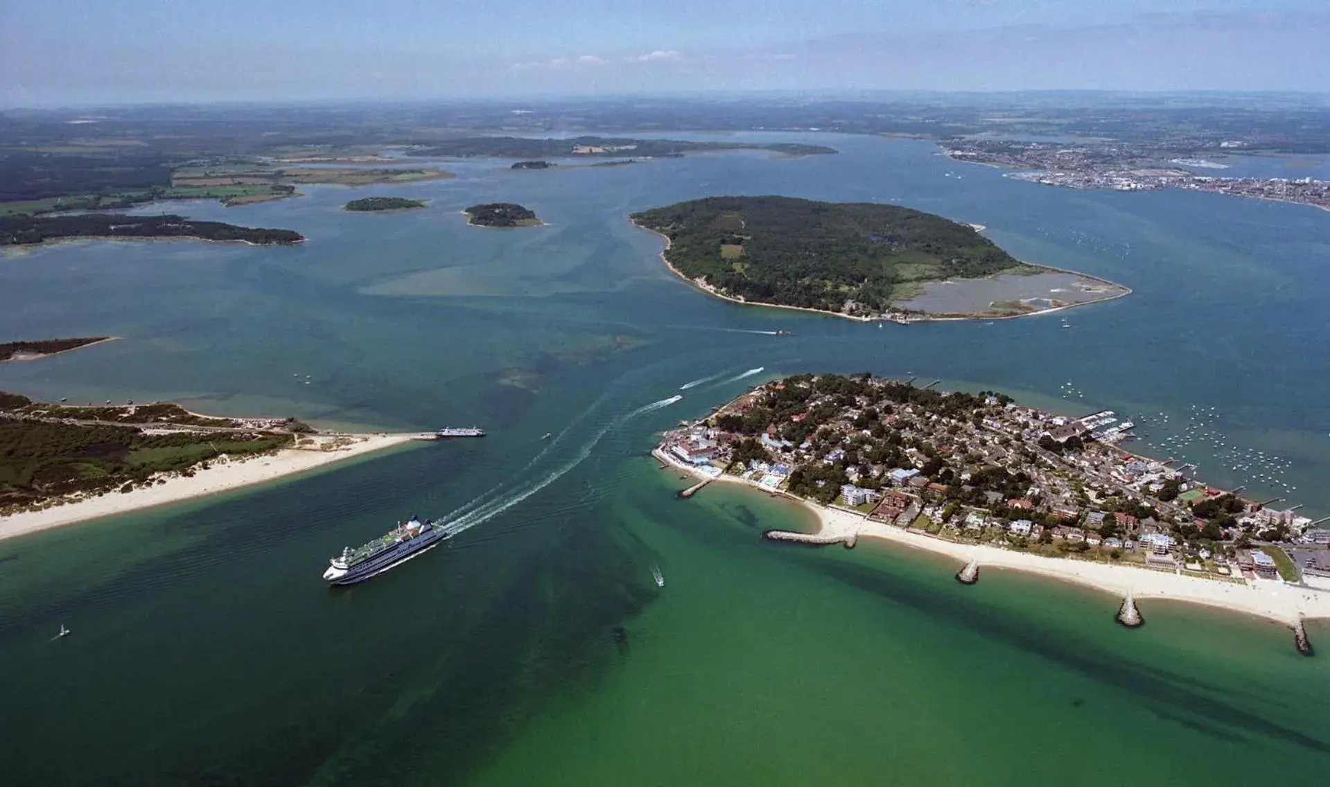 Nearby landmark, Bird's-eye View in Alum Chine Beach House