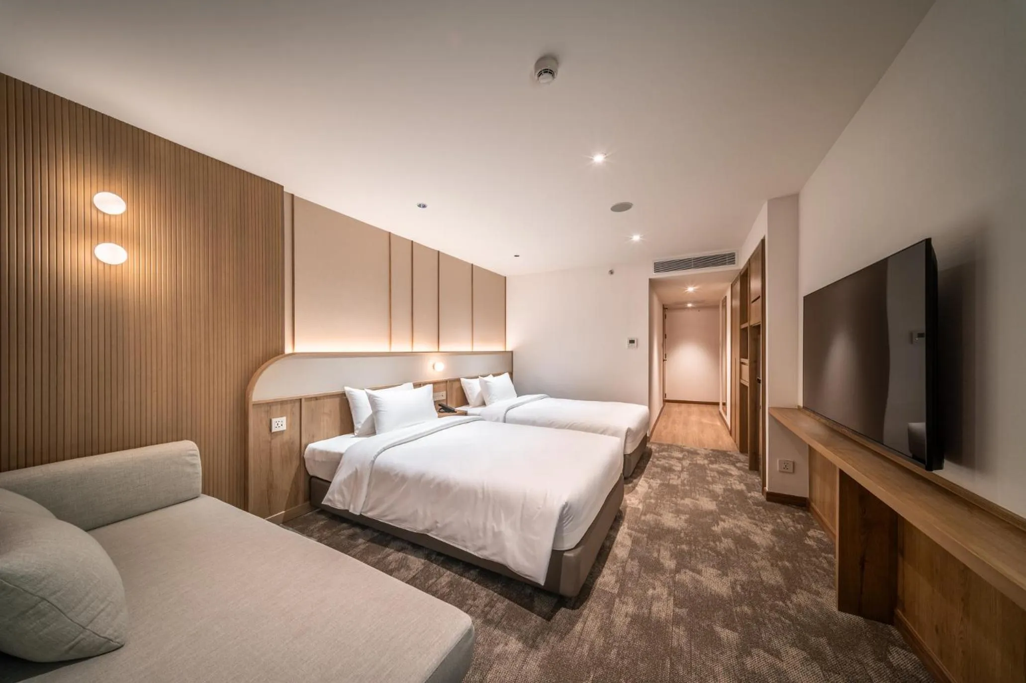 Bedroom, Bed in Sotetsu Grand Fresa Bangkok