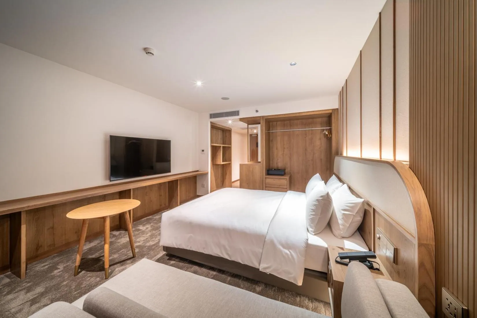 Bedroom, Bed in Sotetsu Grand Fresa Bangkok