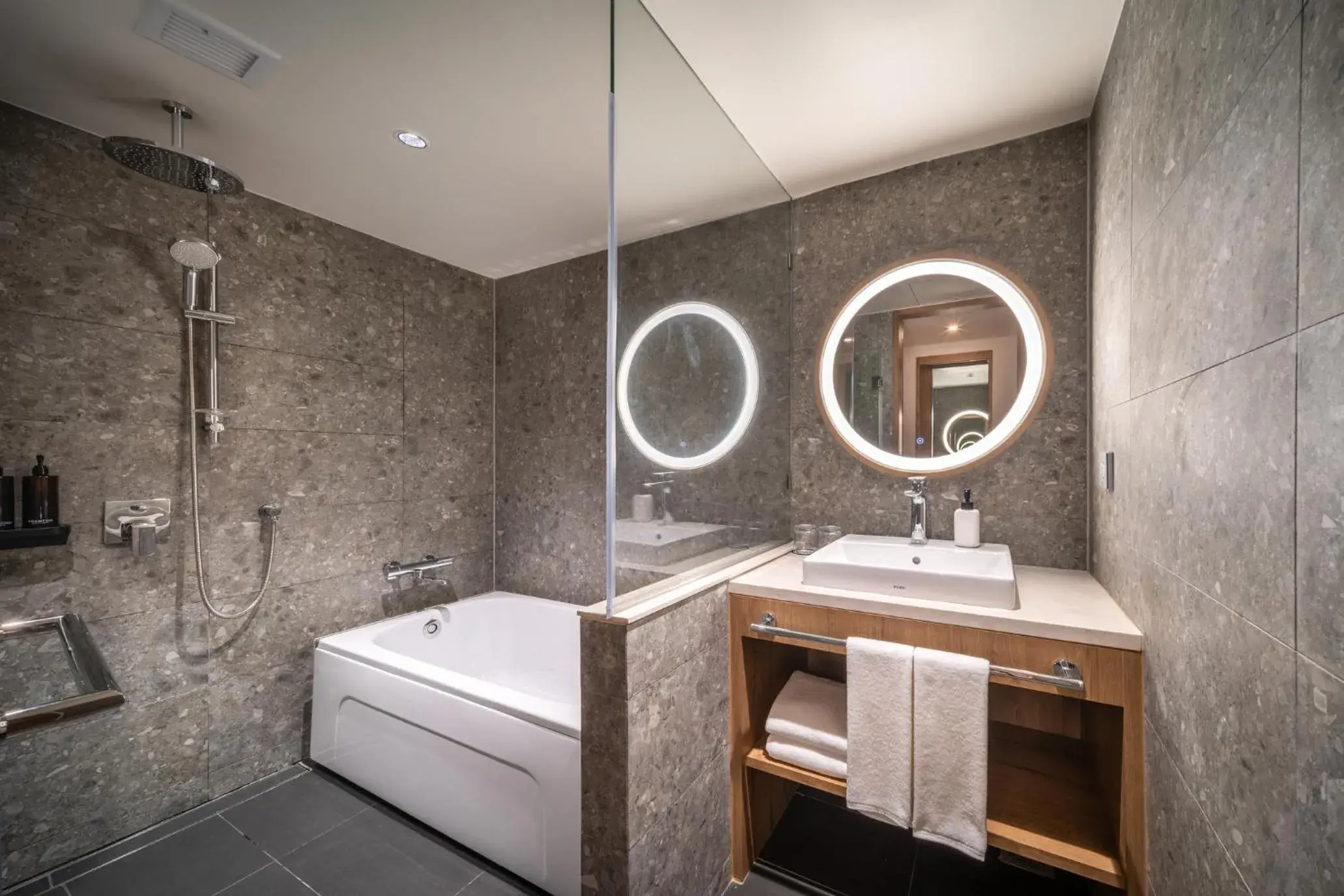 Bathroom in Sotetsu Grand Fresa Bangkok Bathroom in Sotetsu Grand Fresa Bangkok