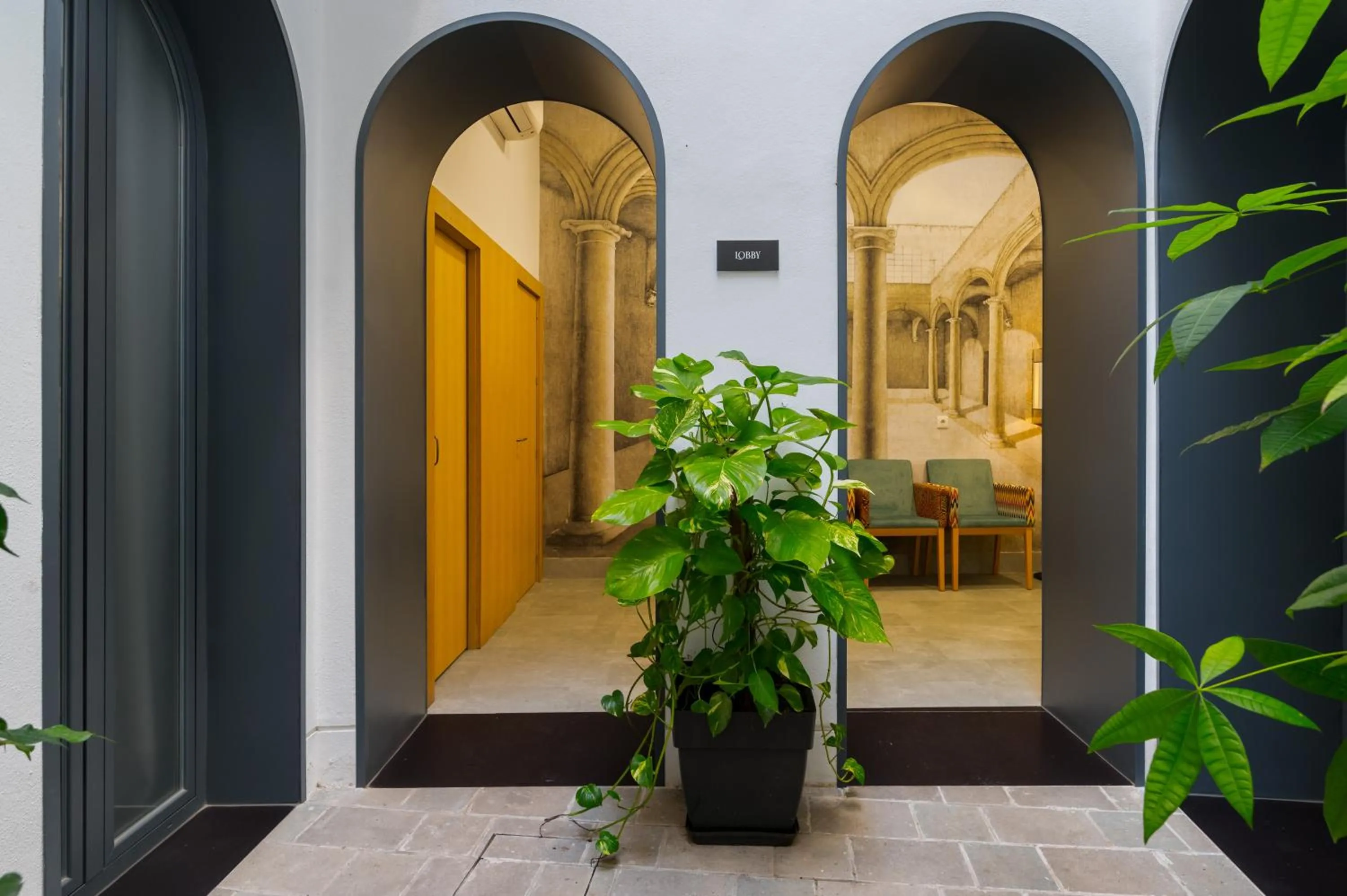 Property building in Posada de los Venerables