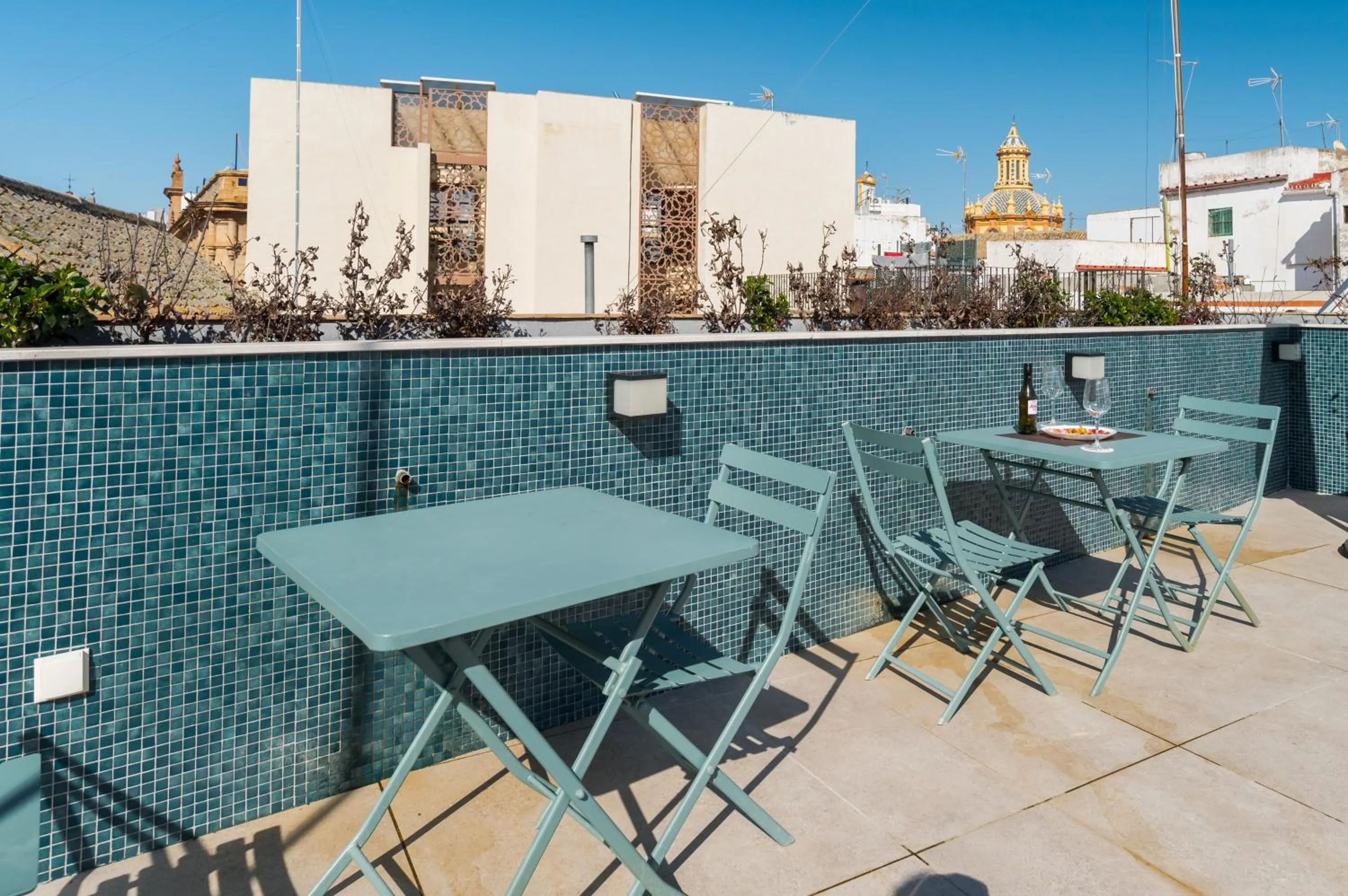 Property building in Posada de los Venerables