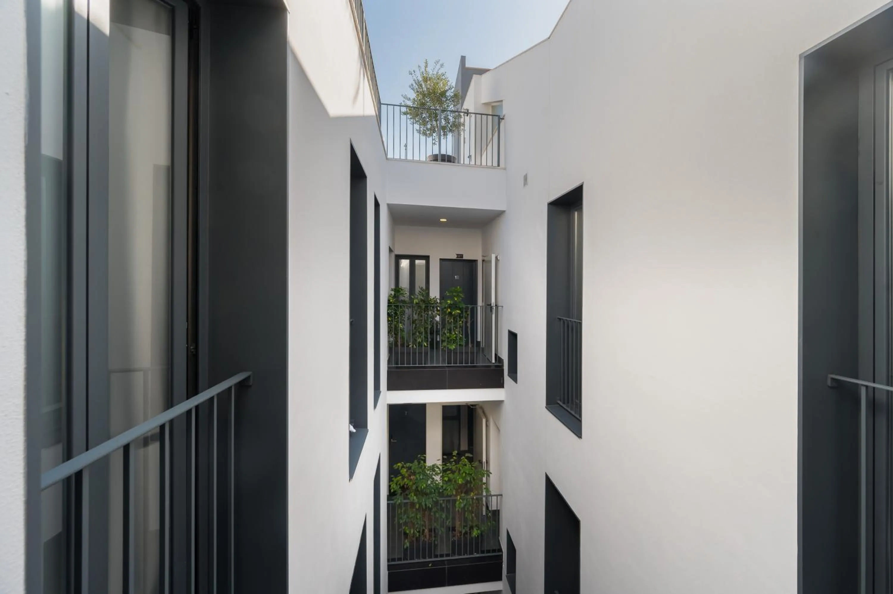 Property building in Posada de los Venerables