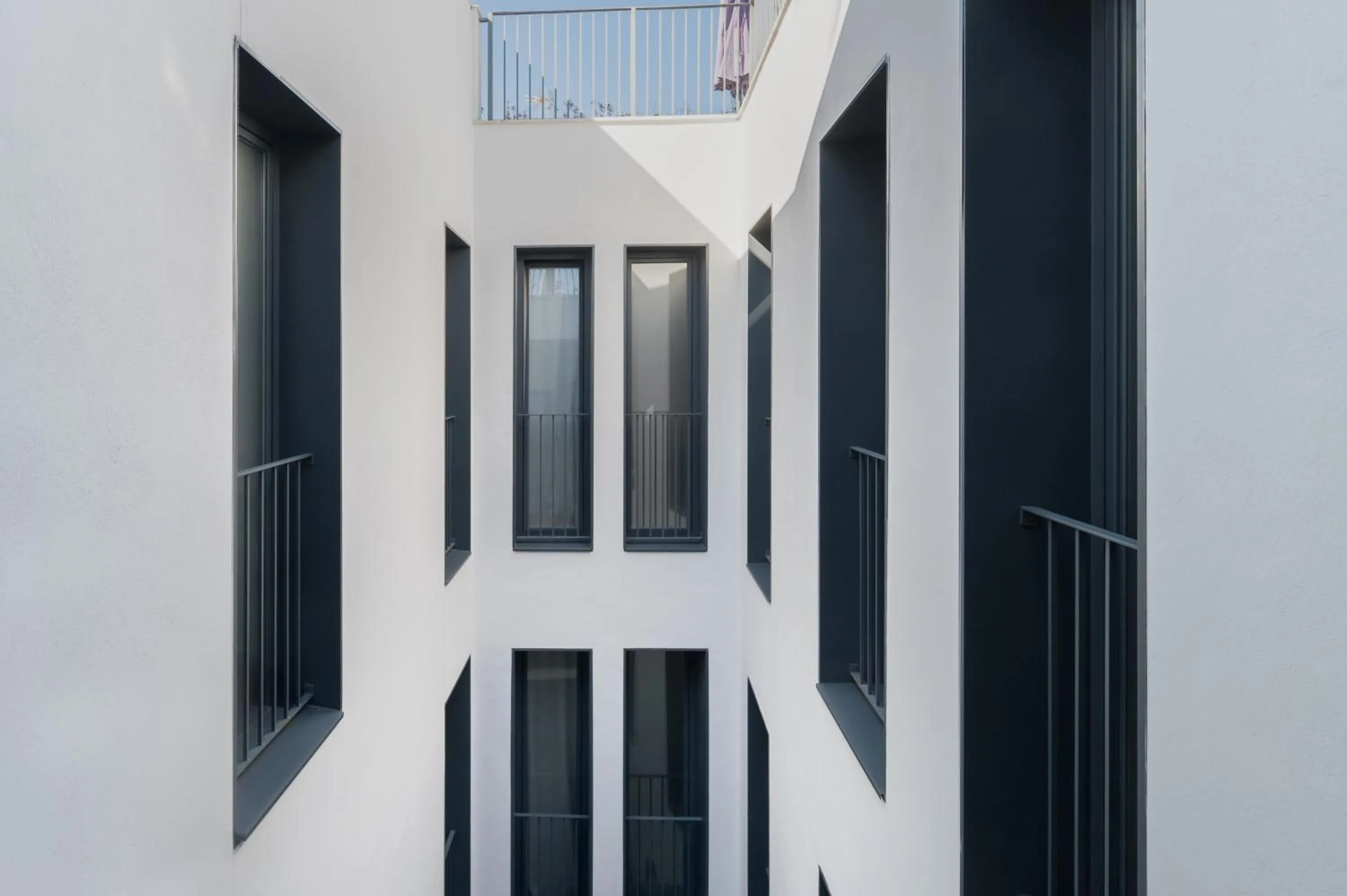 Property building in Posada de los Venerables