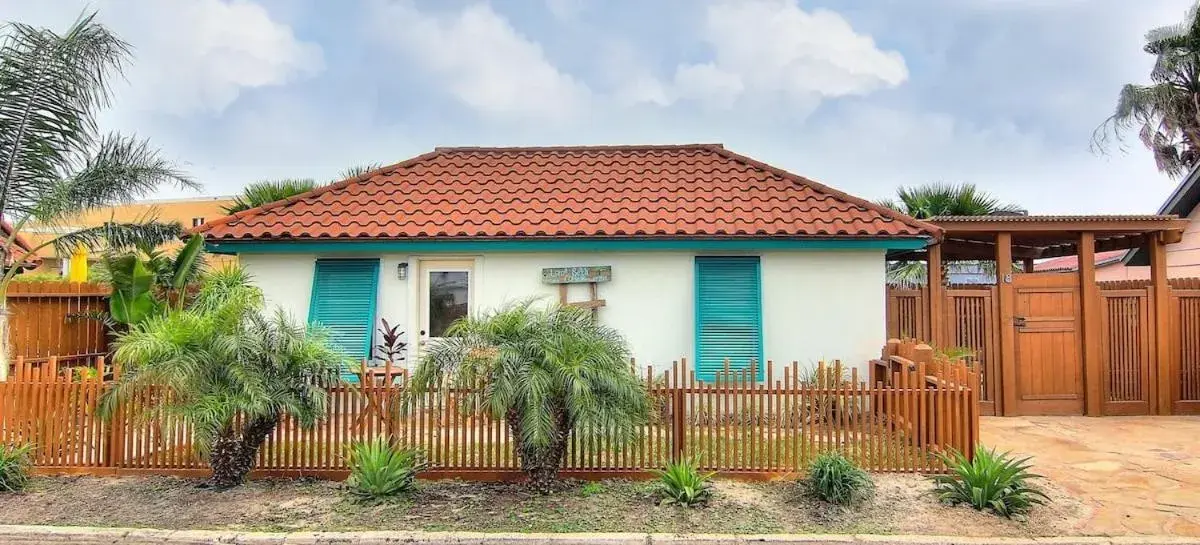 Lorna Beach Cottage at Spanish Village Lorna Beach Cottage at Spanish Village