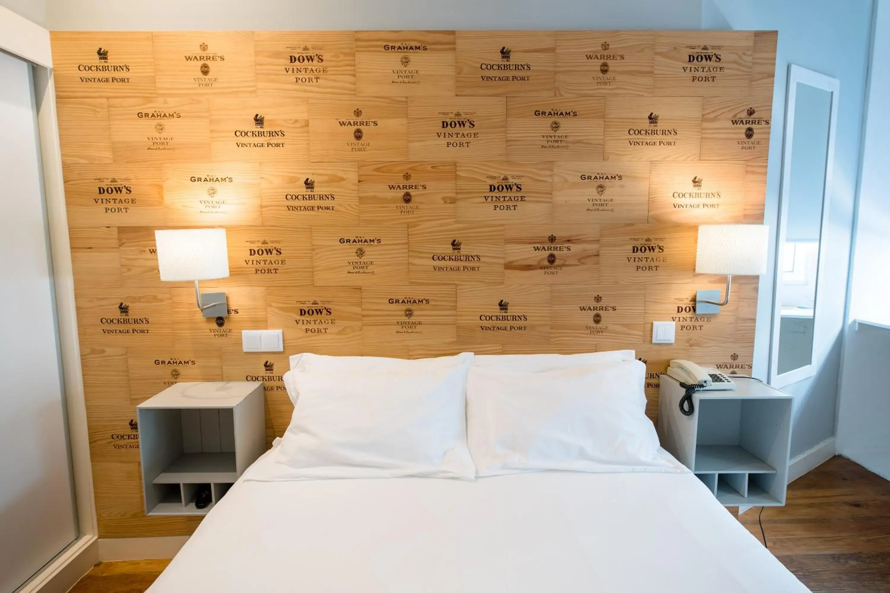 Bed in Decanting Porto House Bed in Decanting Porto House