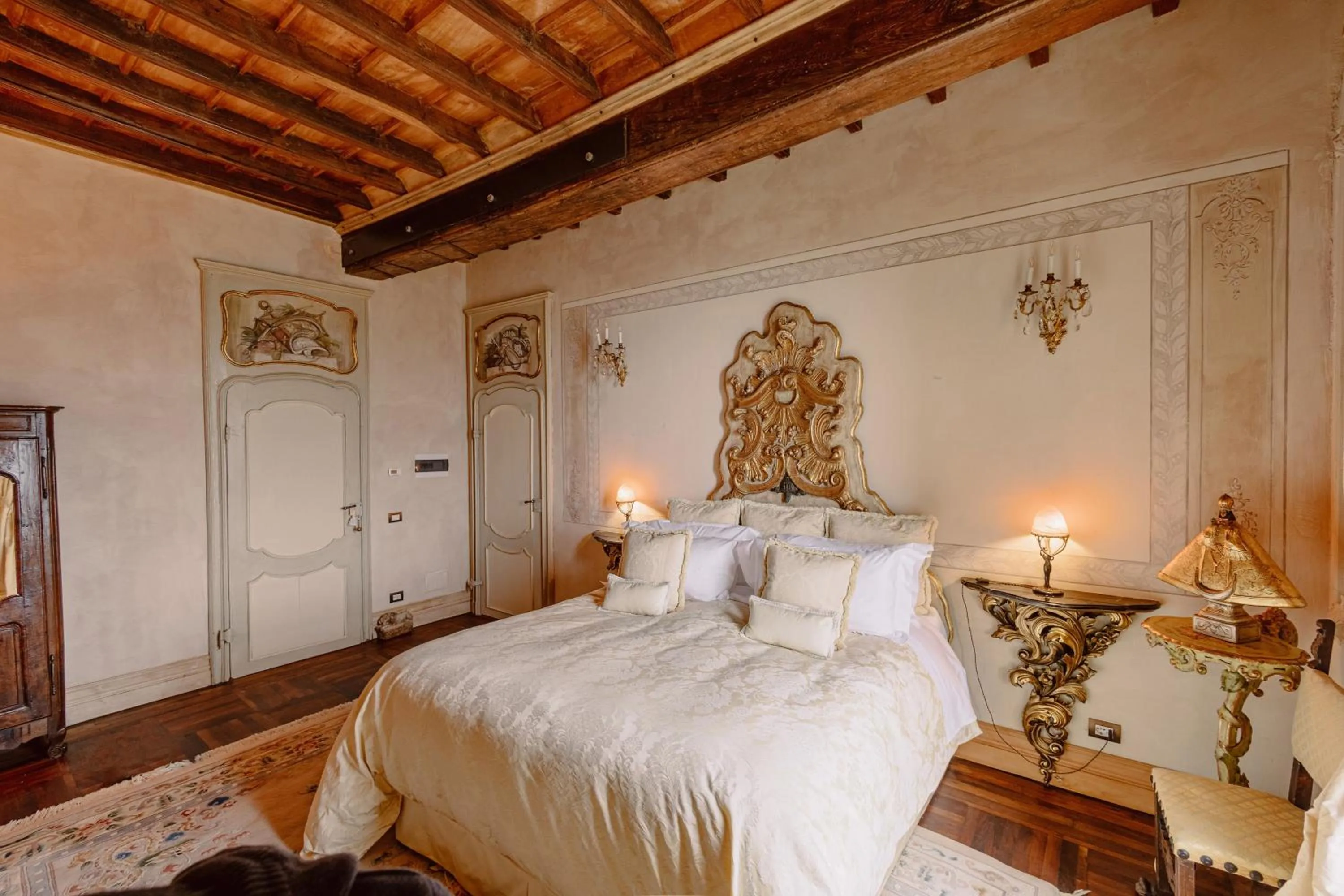Photo of the whole room, Bed in Castello di Casalborgone, Luxury Italian Castle Hotel