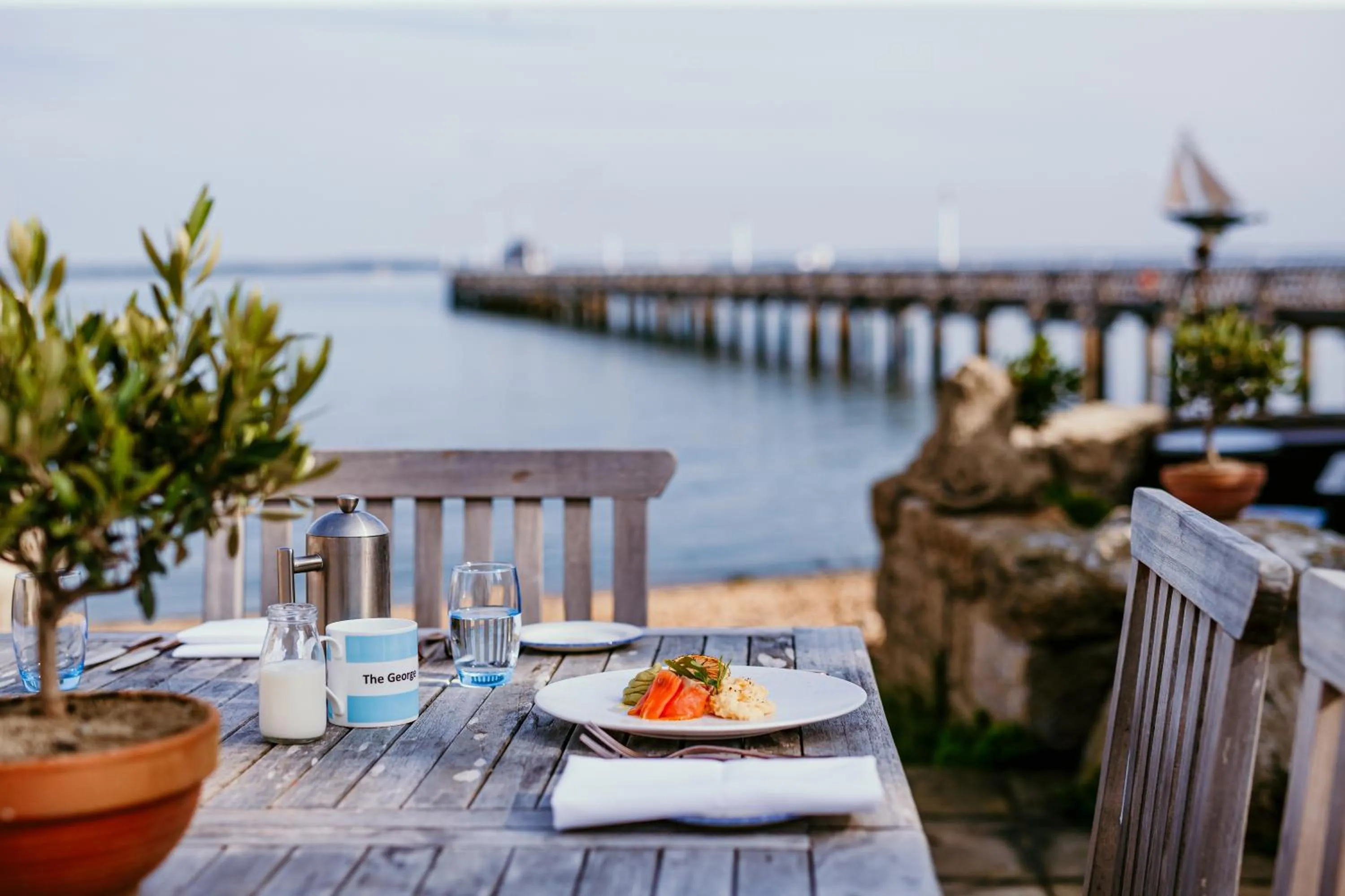 Food and drinks in The George Hotel and Beach Club