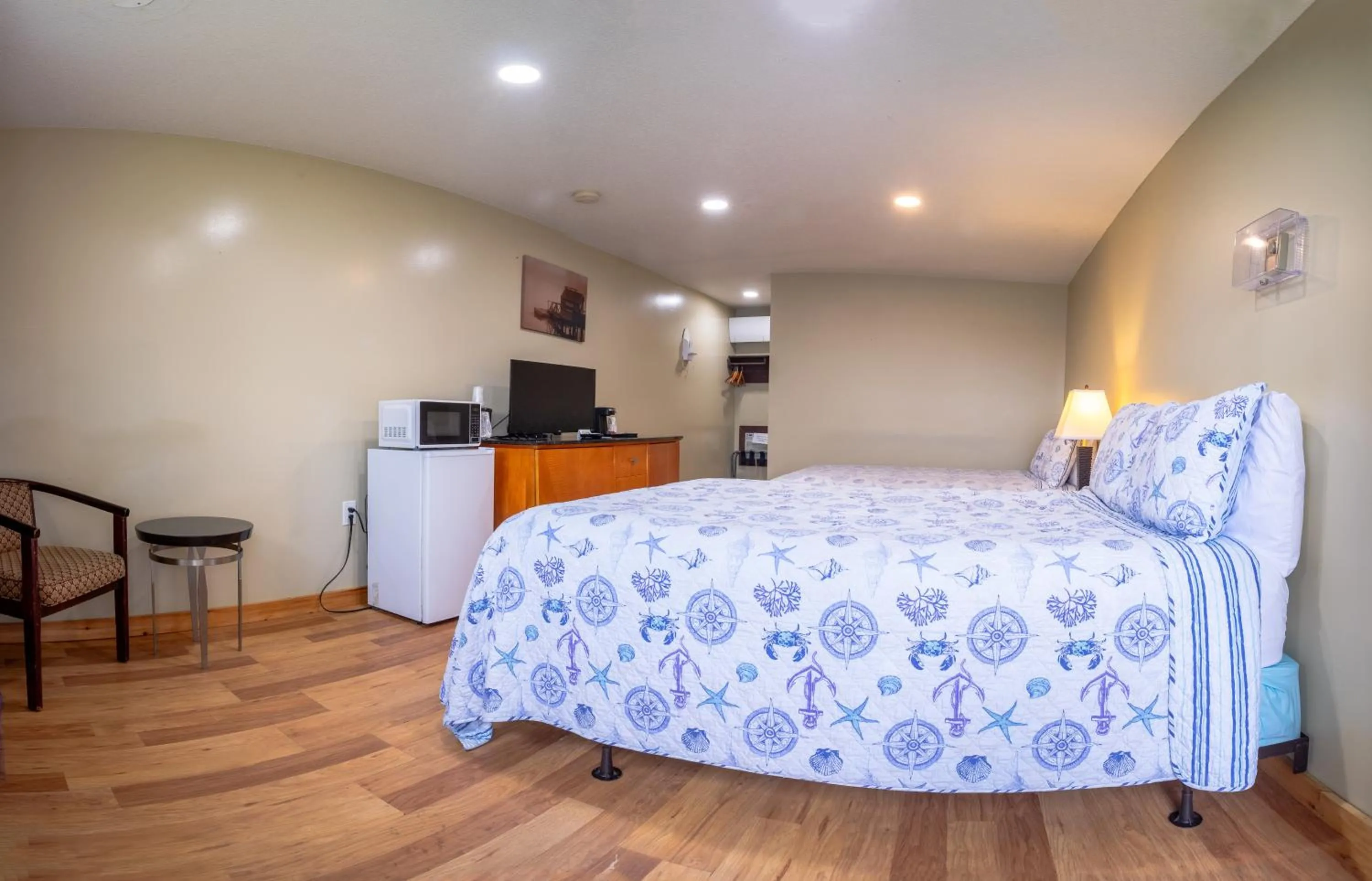 Bed in White Birches Motel