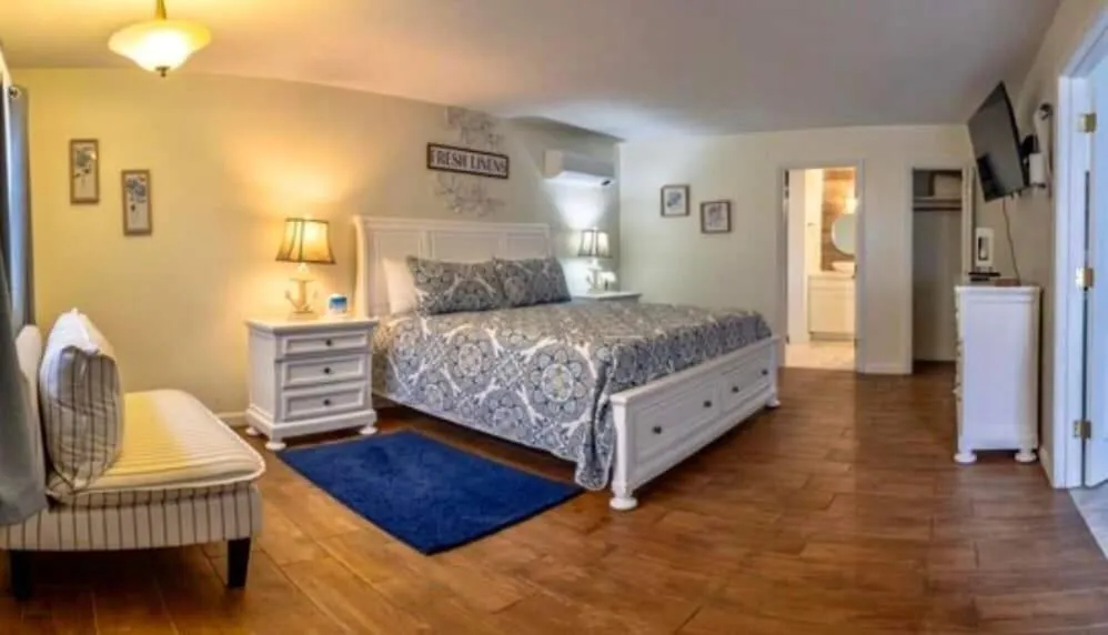 Bed in White Birches Motel