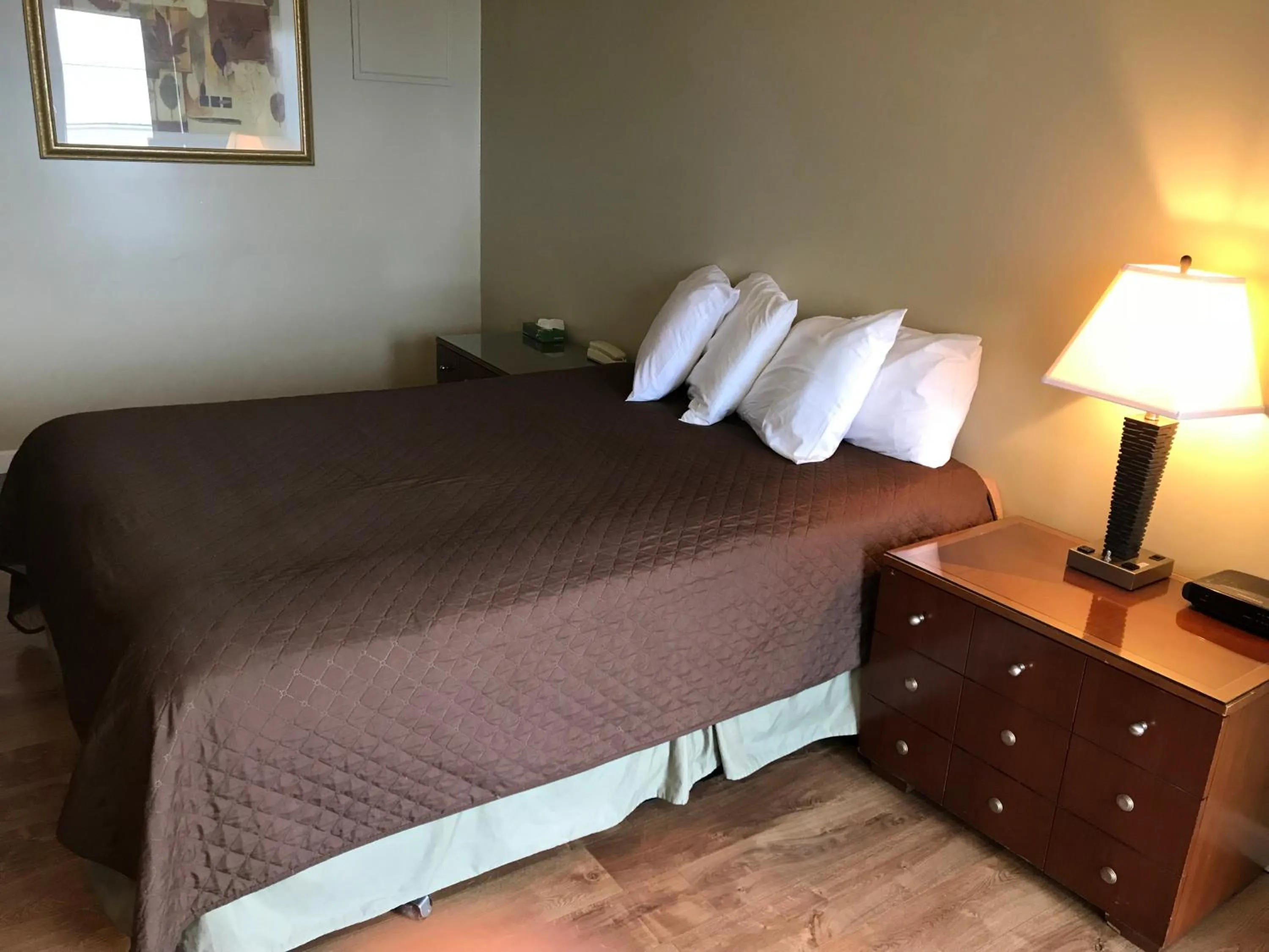 Bed in White Birches Motel