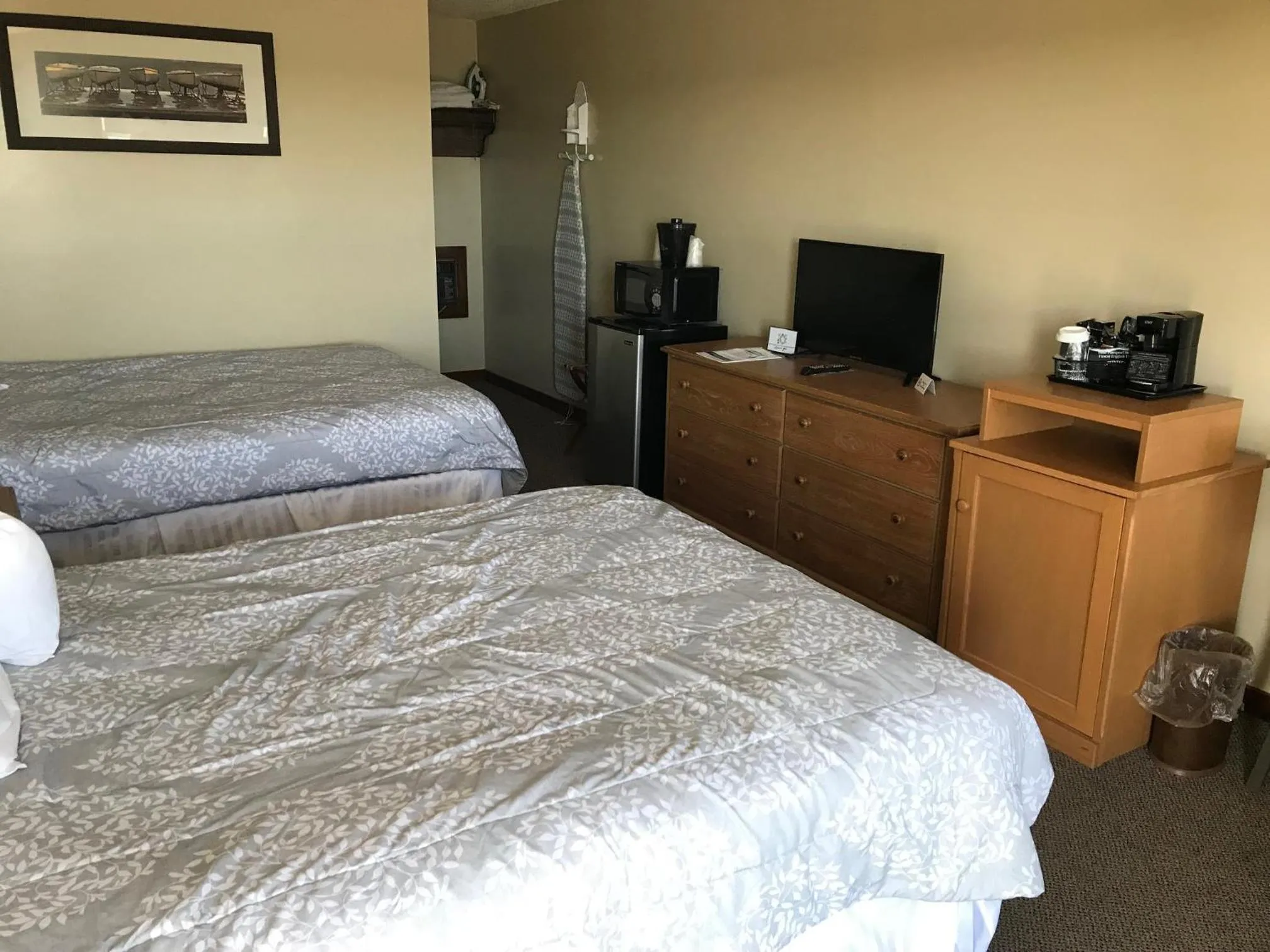 Bed in White Birches Motel