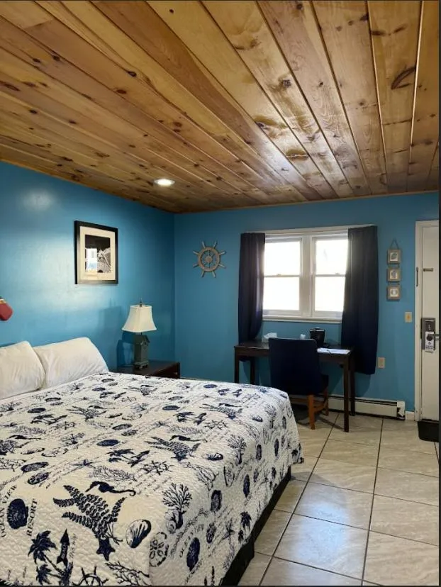 Bed in White Birches Motel