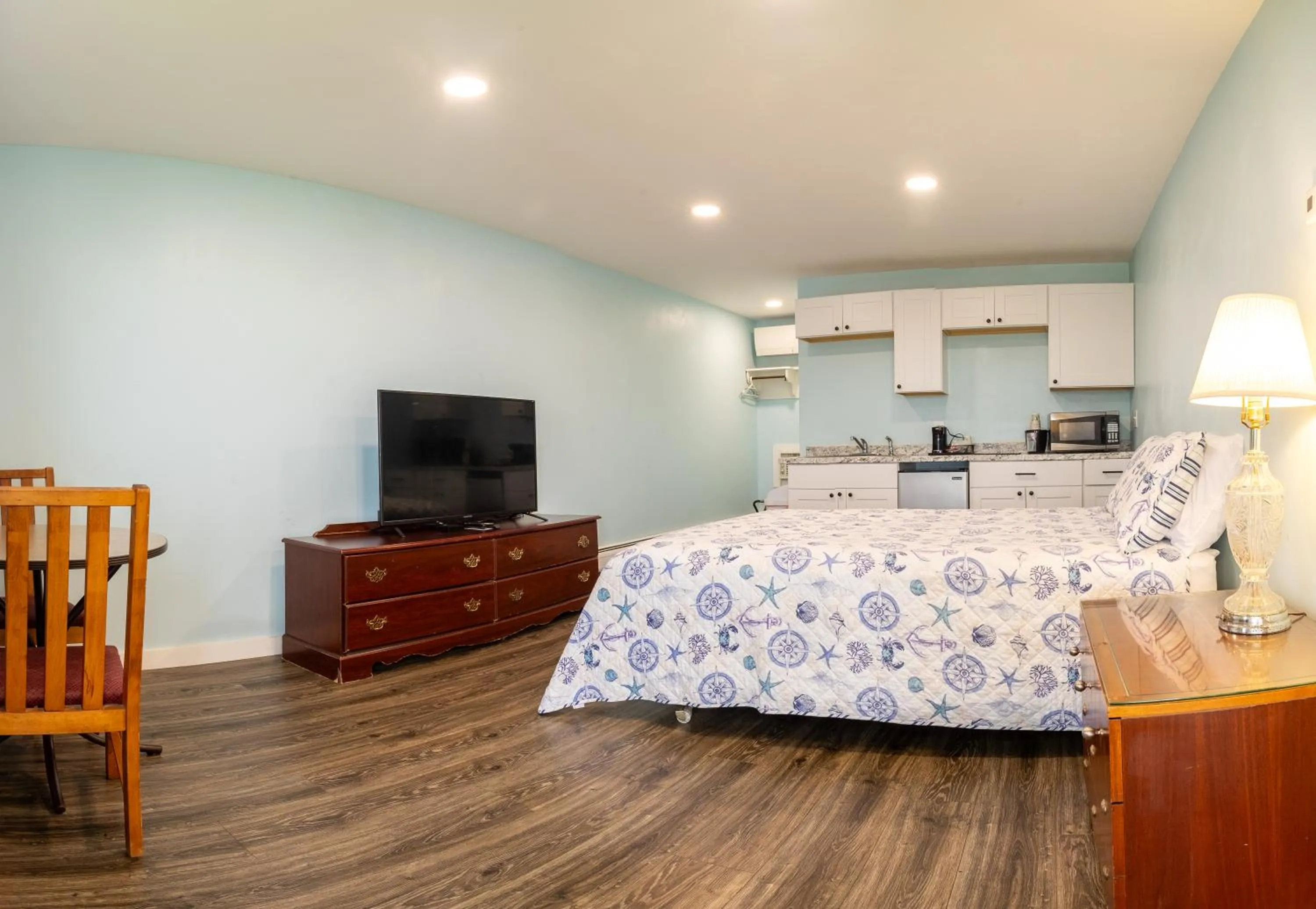 Bed in White Birches Motel