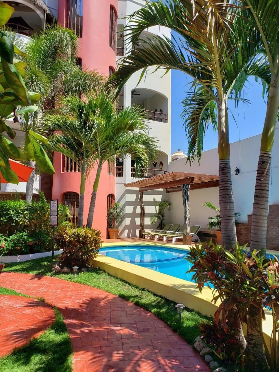 Property building in Hotel y Suites Los Encantos