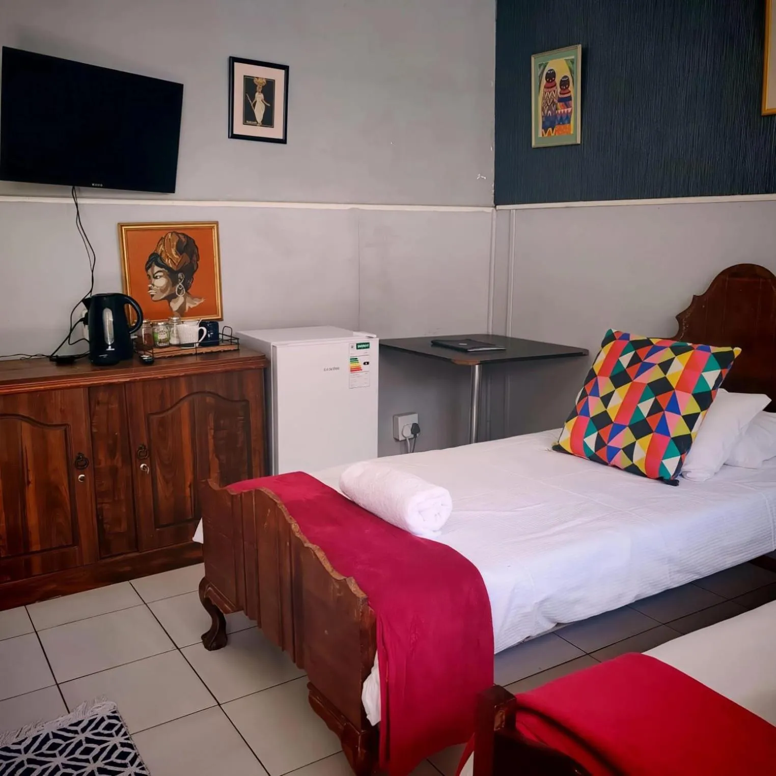 Bed in Suzies Huis Restaurant Bed and Breakfast