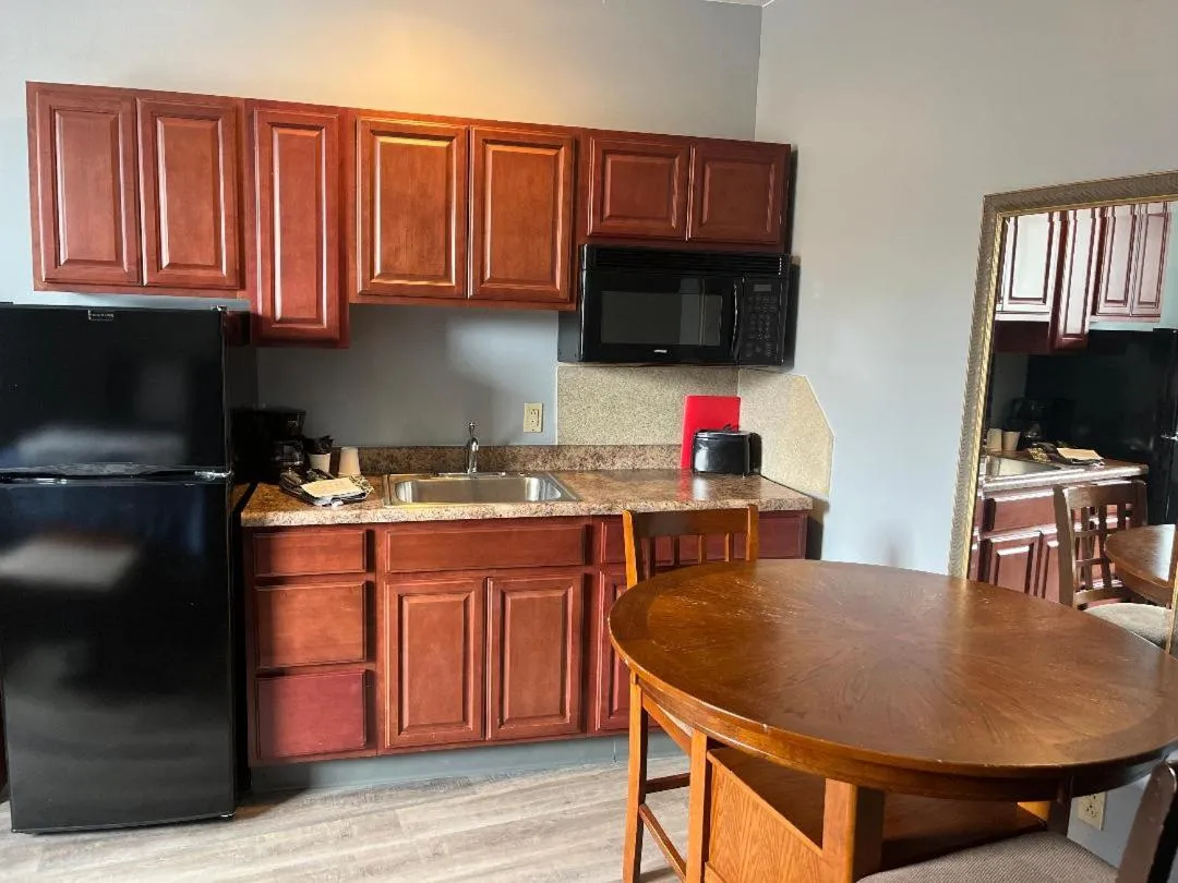 Kitchen or kitchenette in Gamble Farm Inn and Suites