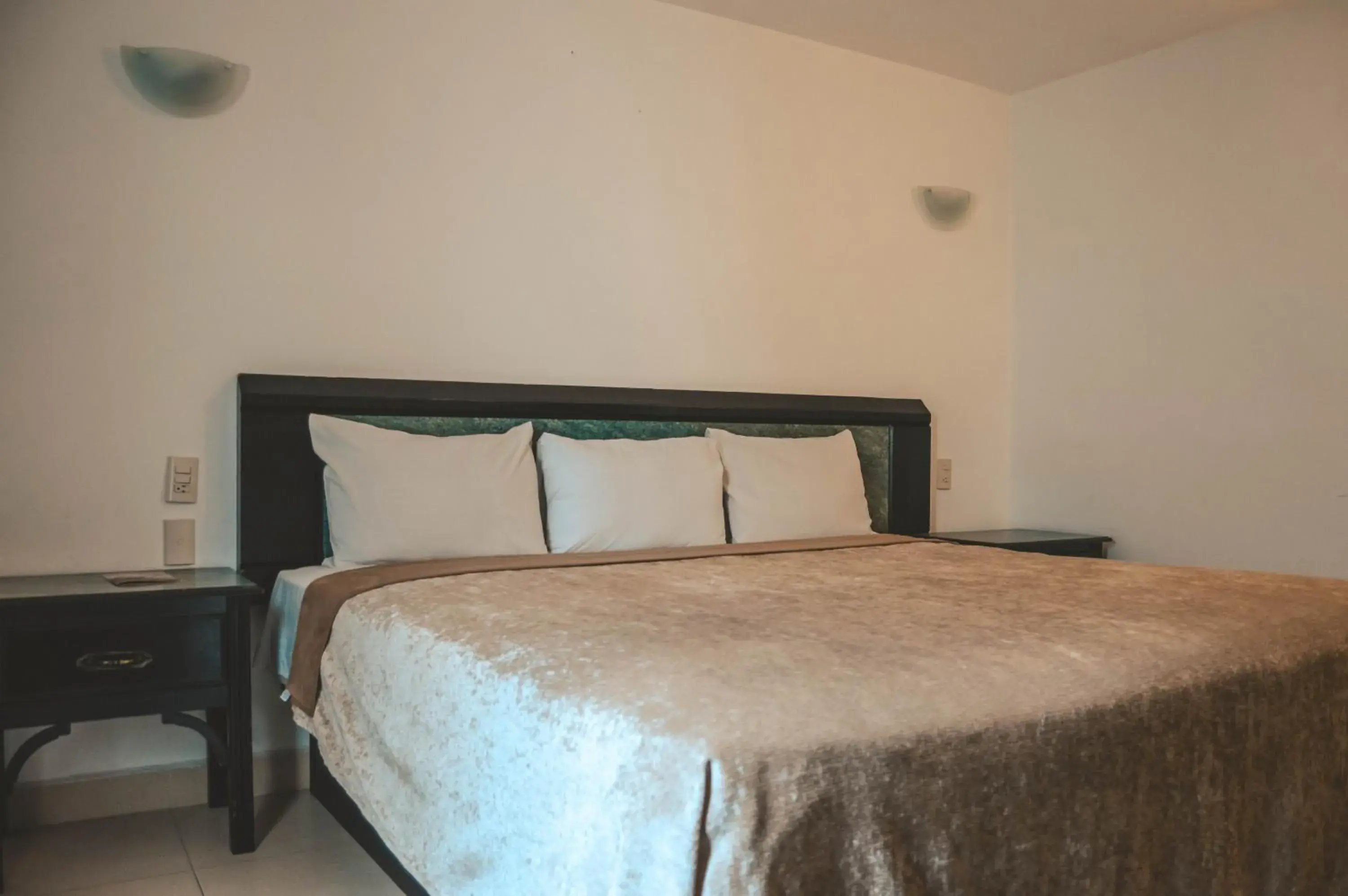 King Room in Hotel Latino King Room in Hotel Latino