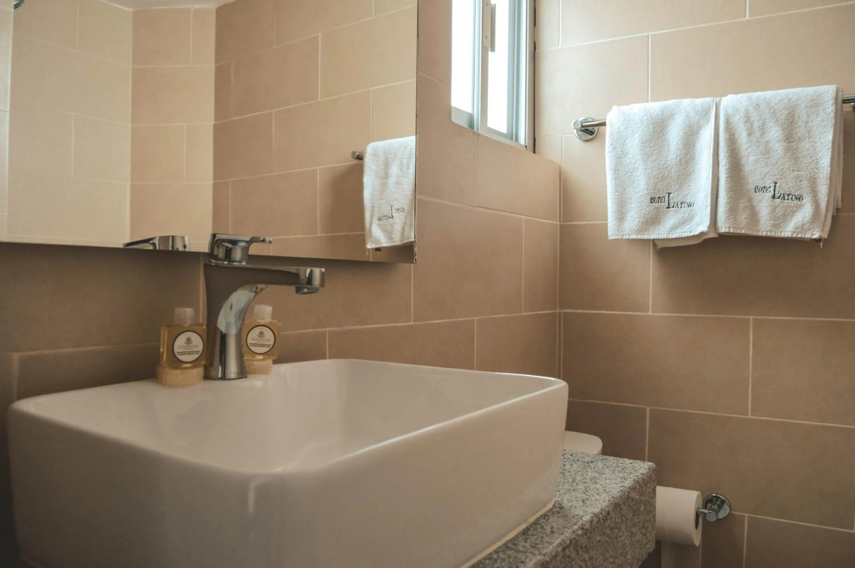 Bathroom in Hotel Latino