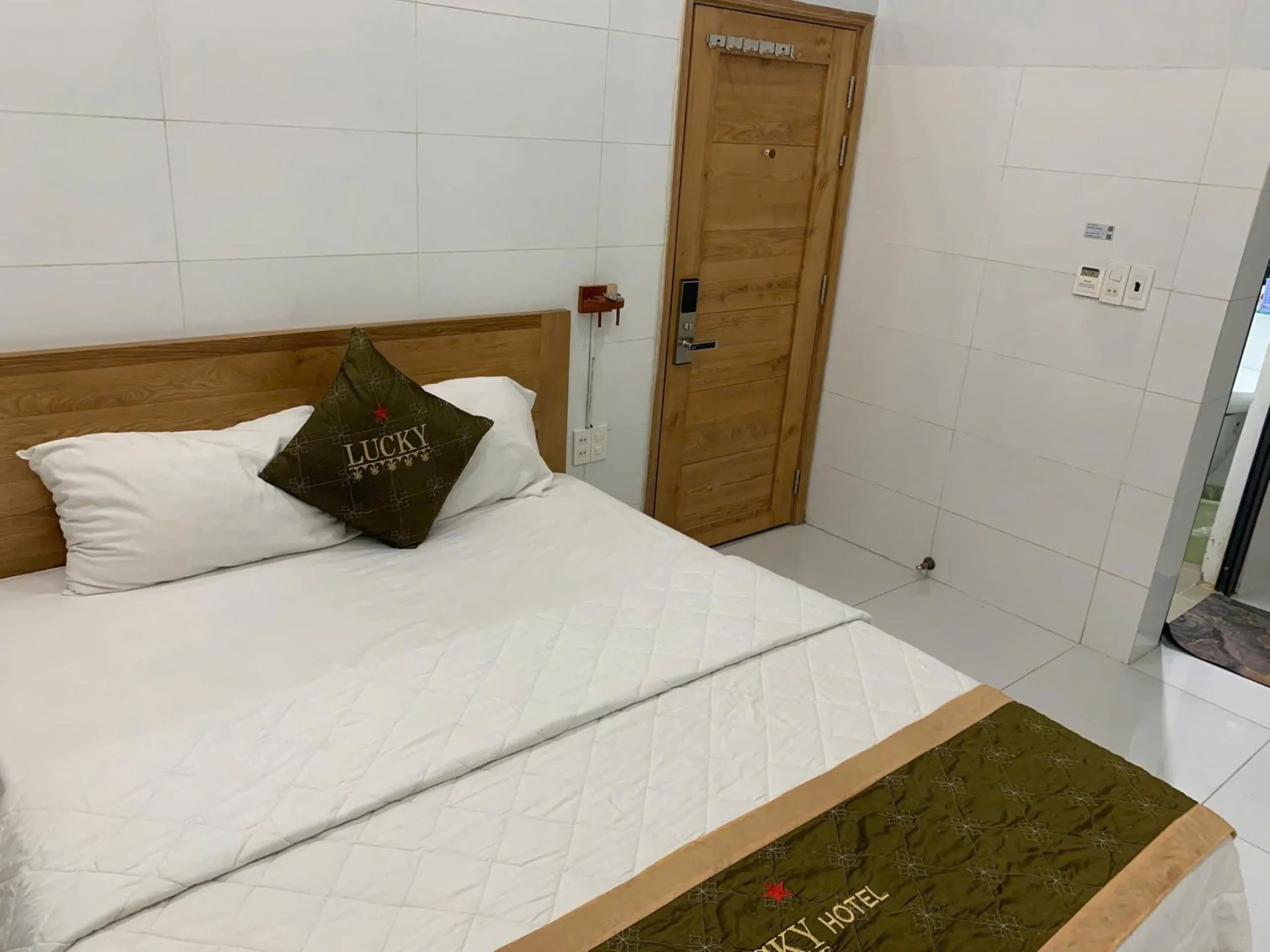 Bed in LUCKY HOTEL LIEN PHUONG