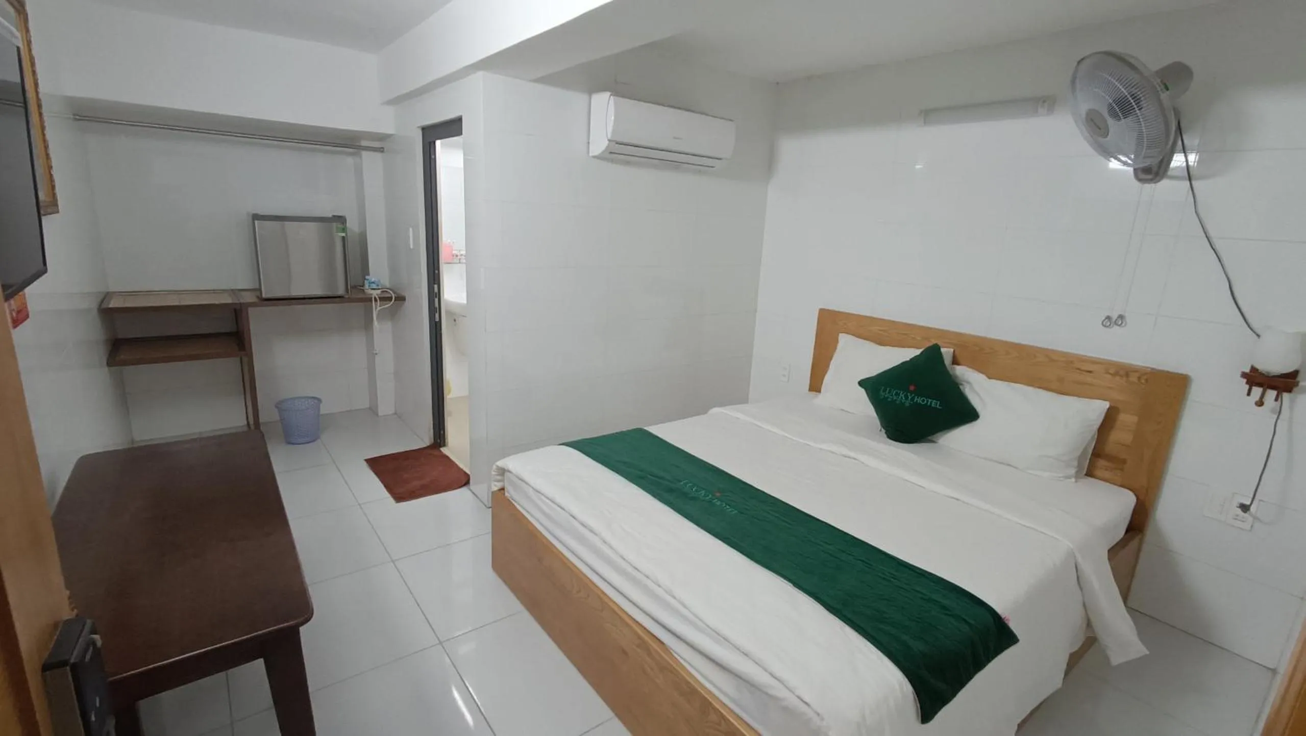 Bed in LUCKY HOTEL LIEN PHUONG