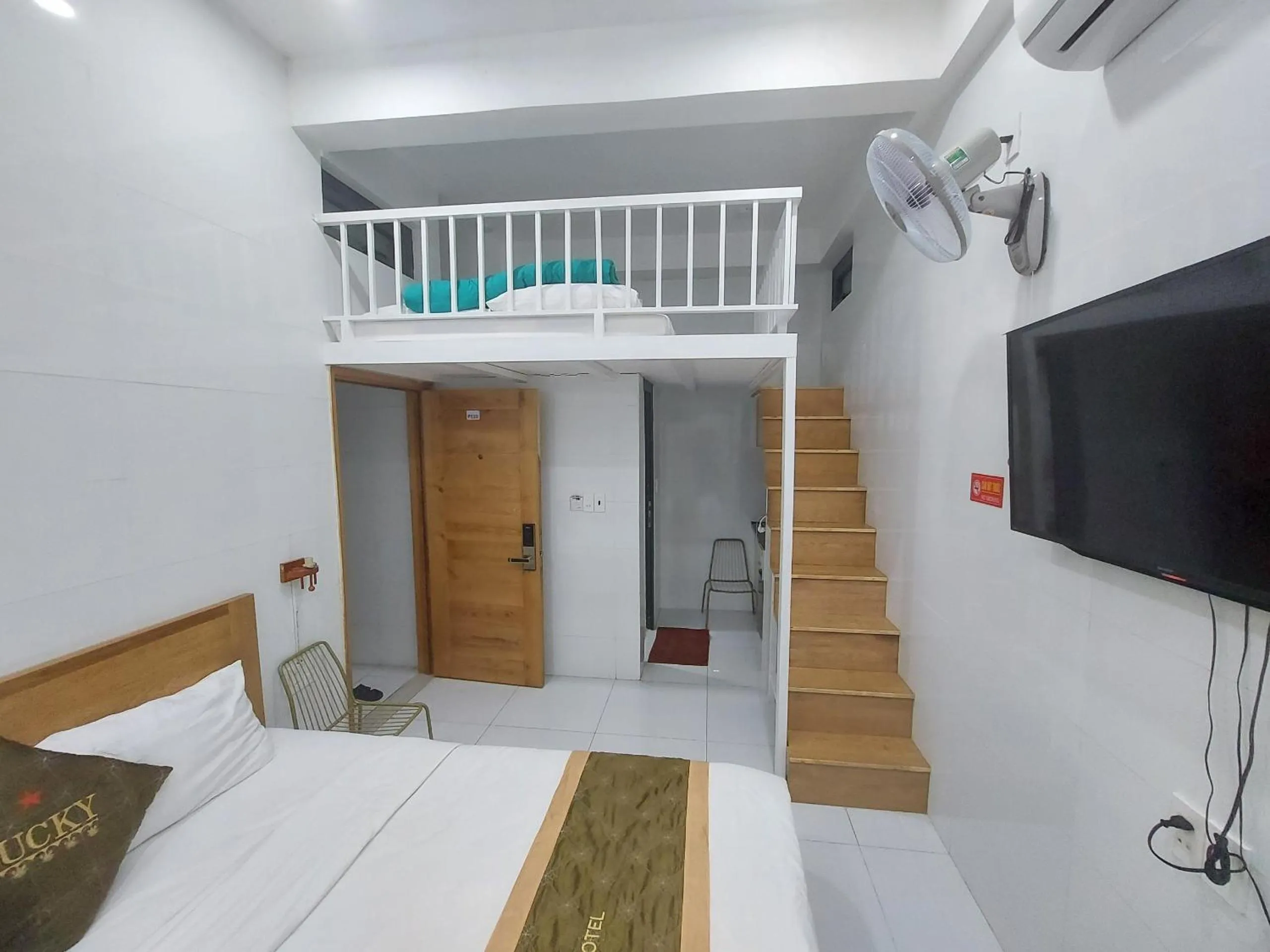 Bed in LUCKY HOTEL LIEN PHUONG