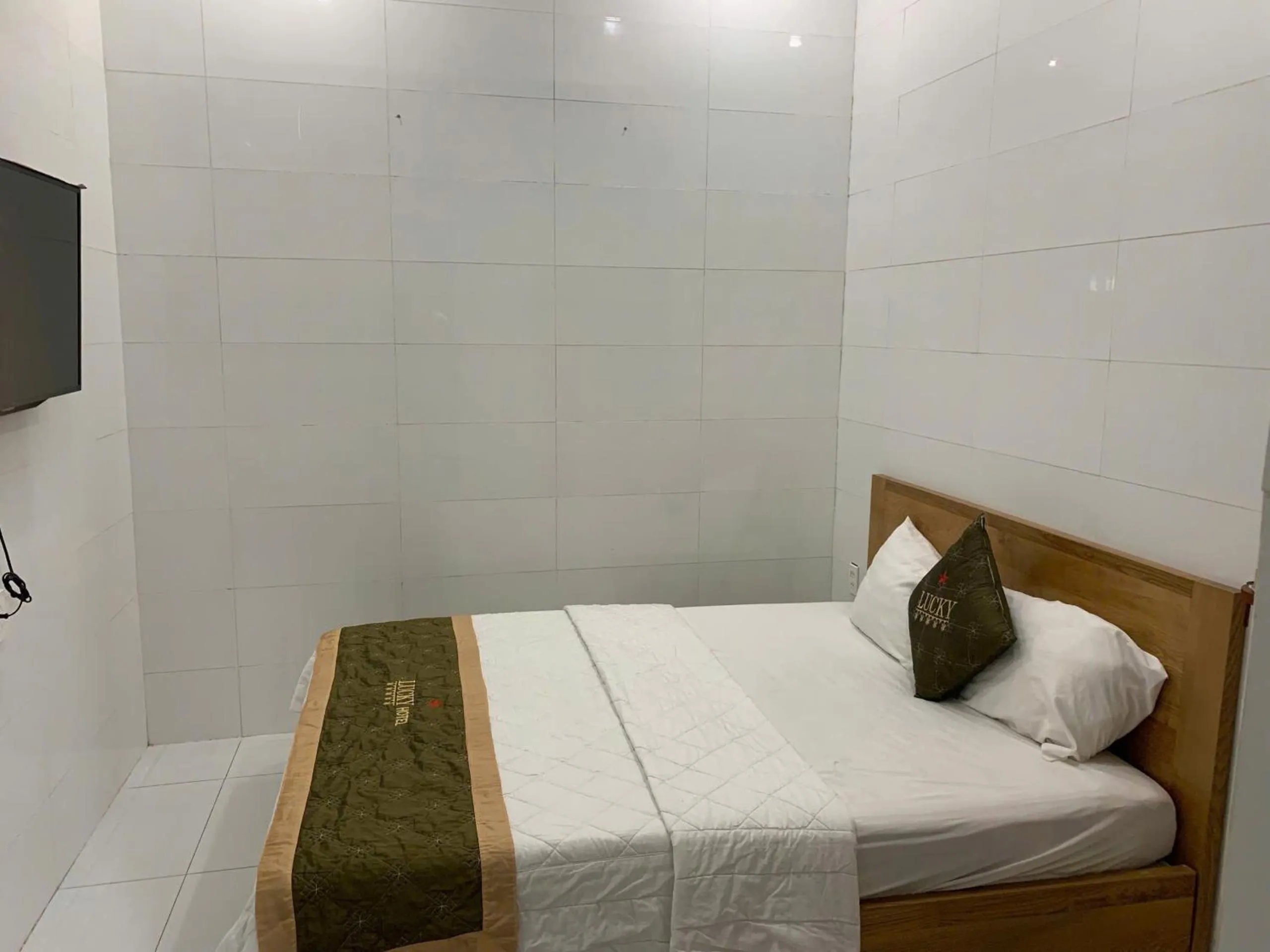 Bed in LUCKY HOTEL LIEN PHUONG