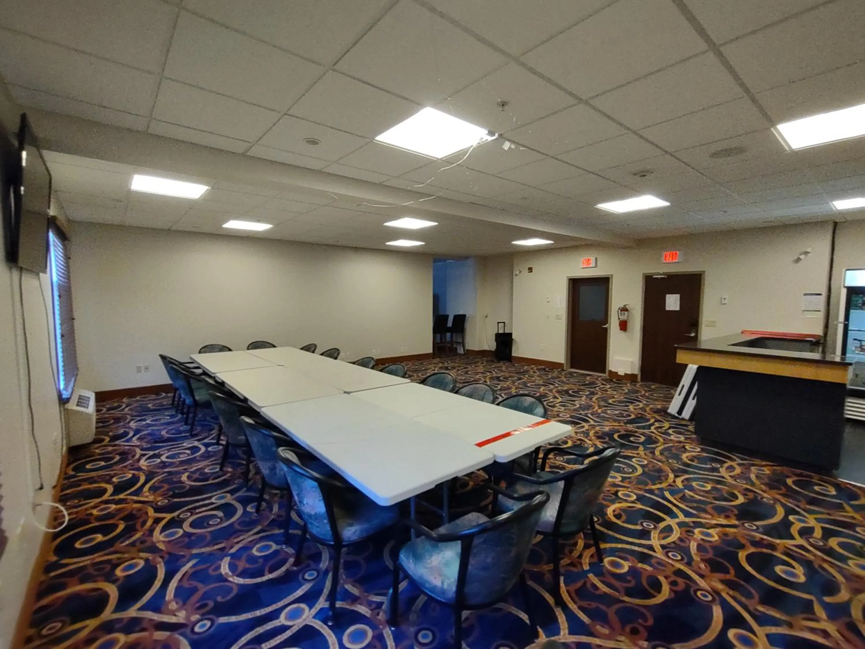 Meeting/conference room in Days Inn & Suites by Wyndham Fort Saskatchewan
