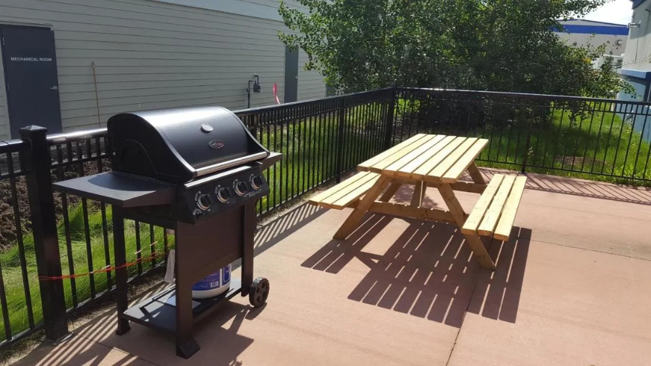 BBQ facilities in Days Inn & Suites by Wyndham Fort Saskatchewan