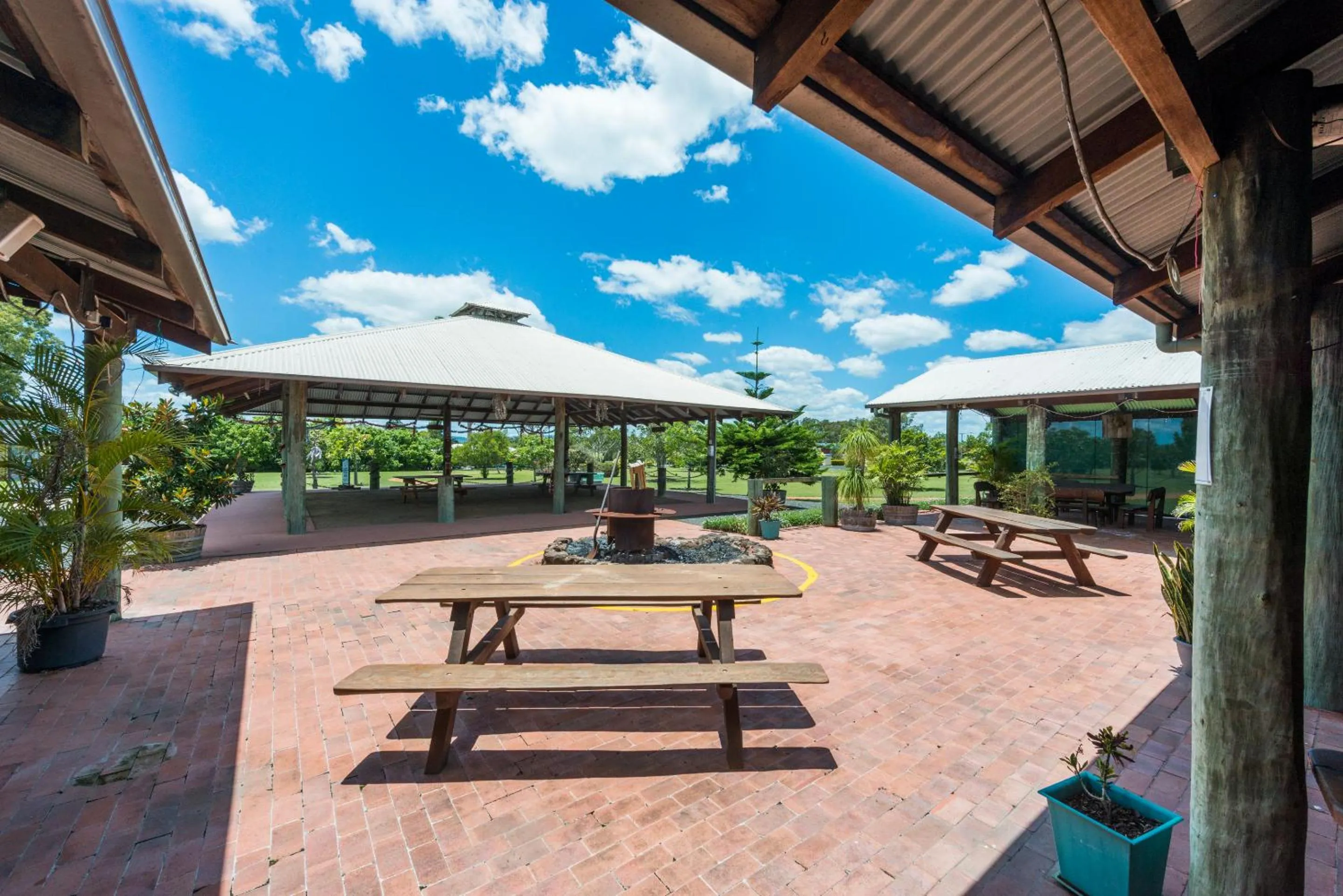 BBQ facilities in BIG4 Casino Holiday Park