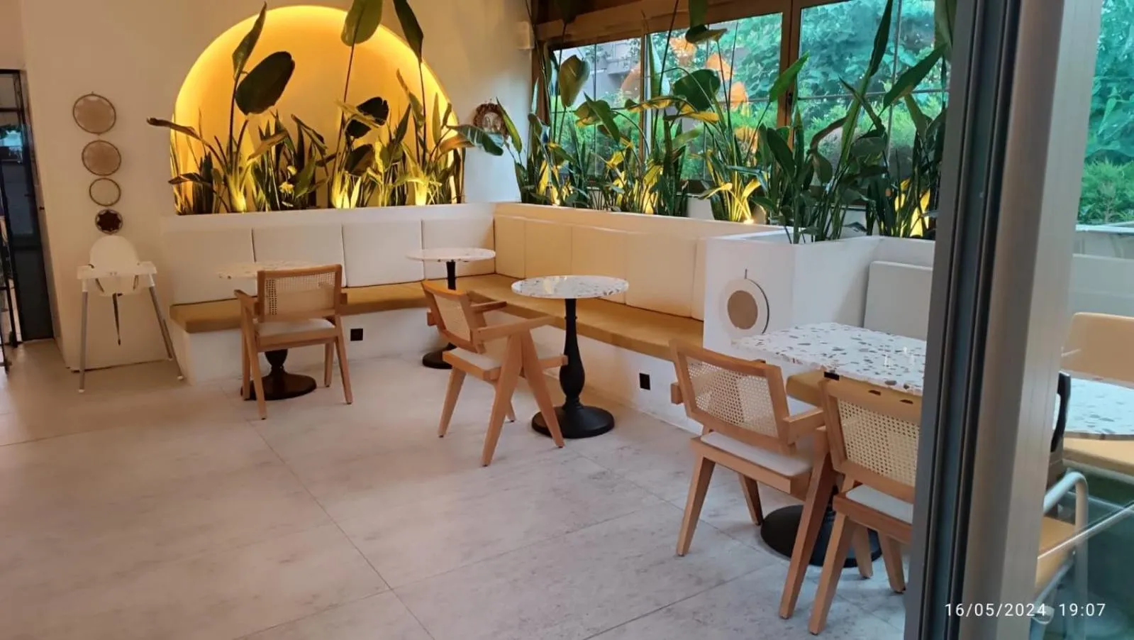 Restaurant/places to eat in Coastline