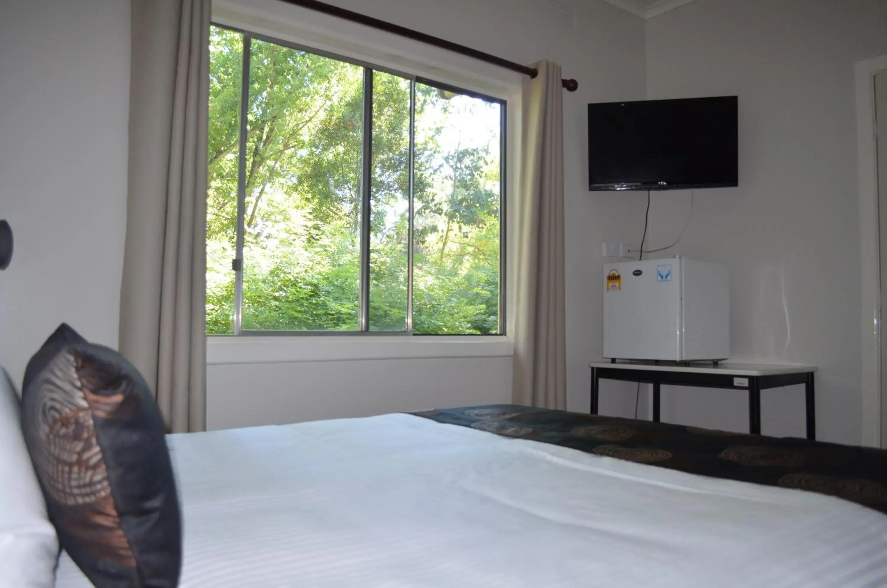 Queen Room in Mountain View Holiday Retreat Queen Room in Mountain View Holiday Retreat