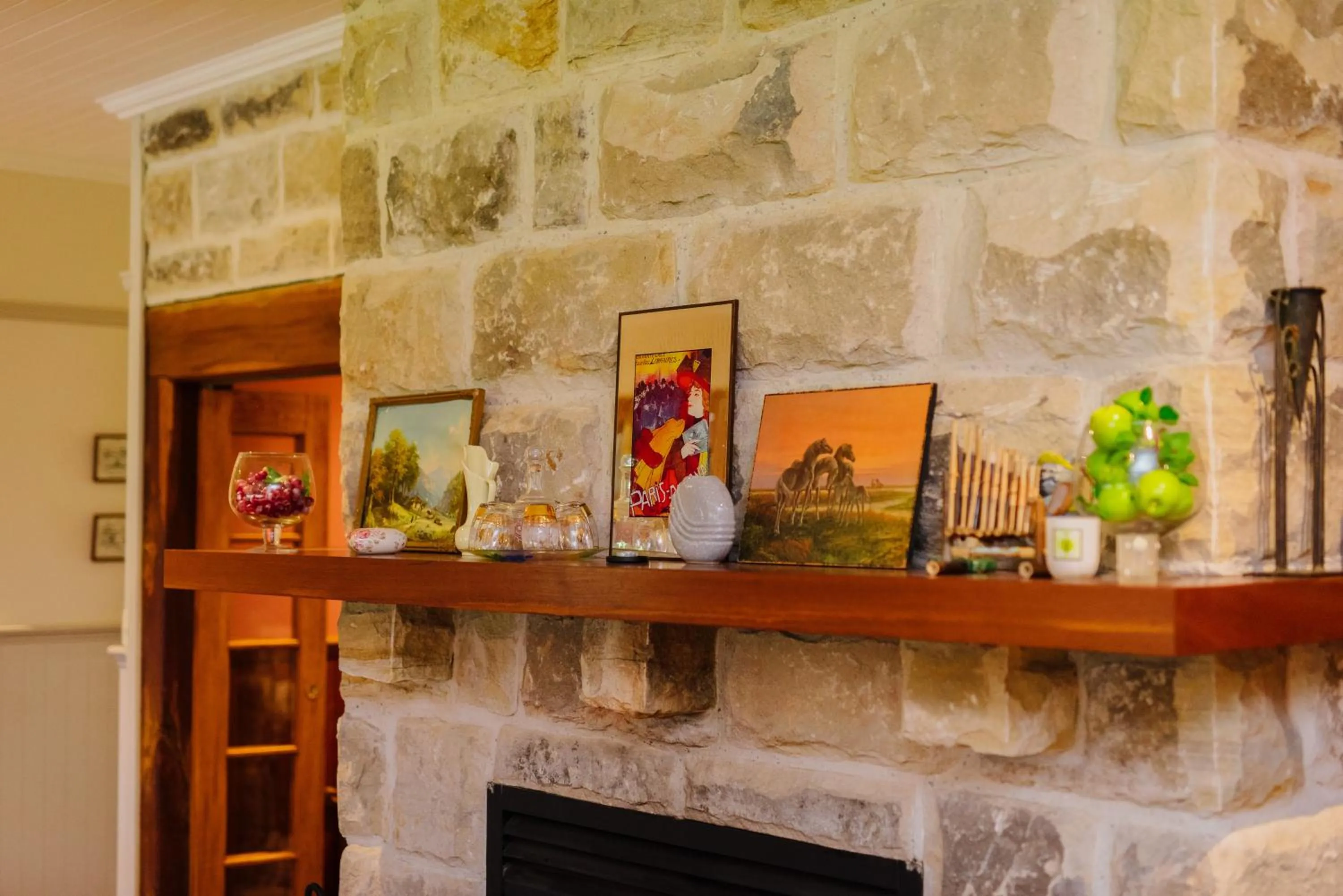 Hanging Tree Wines