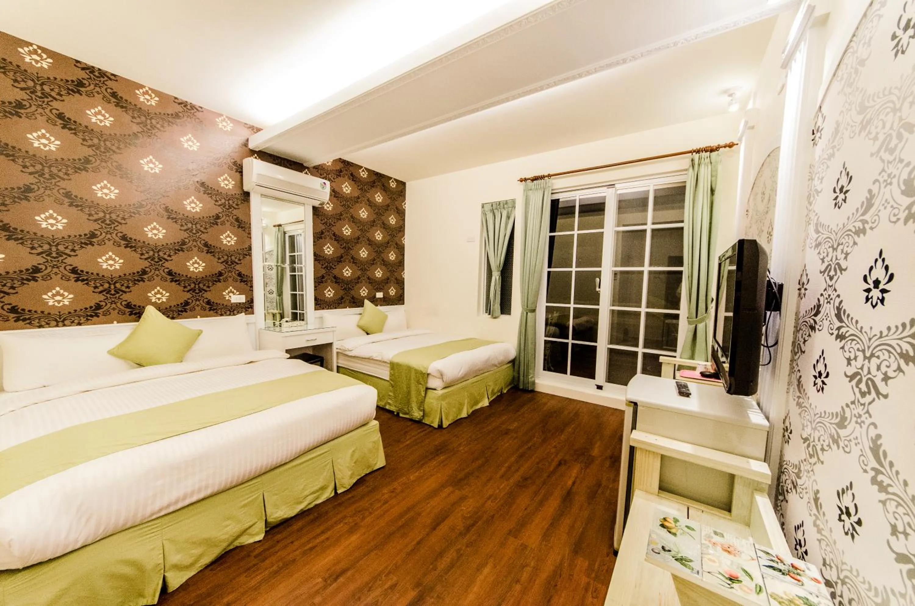 Photo of the whole room, Bed in Da Wan Hostel