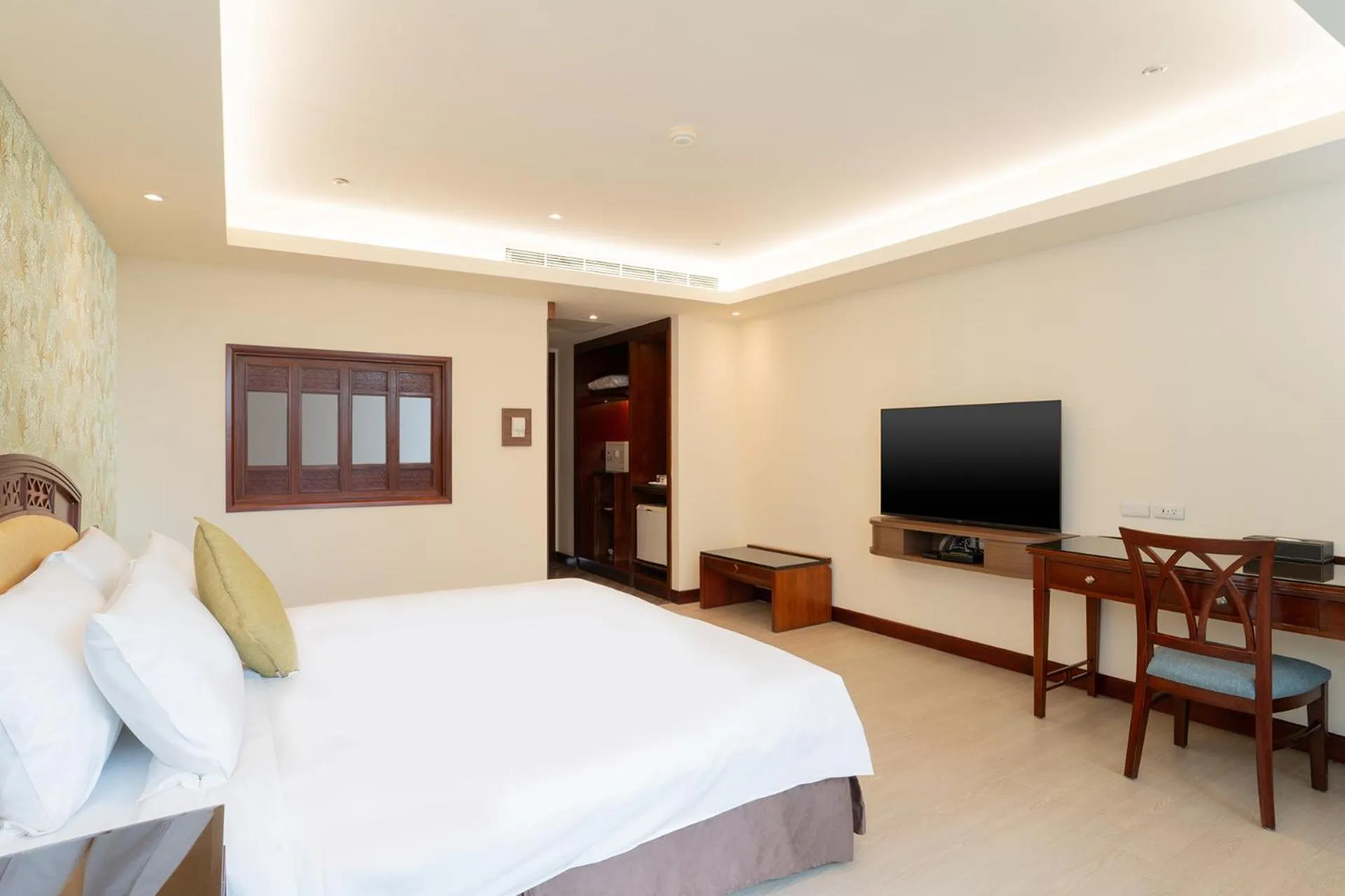 Photo of the whole room, Bed in Formosan Naruwan Hotel