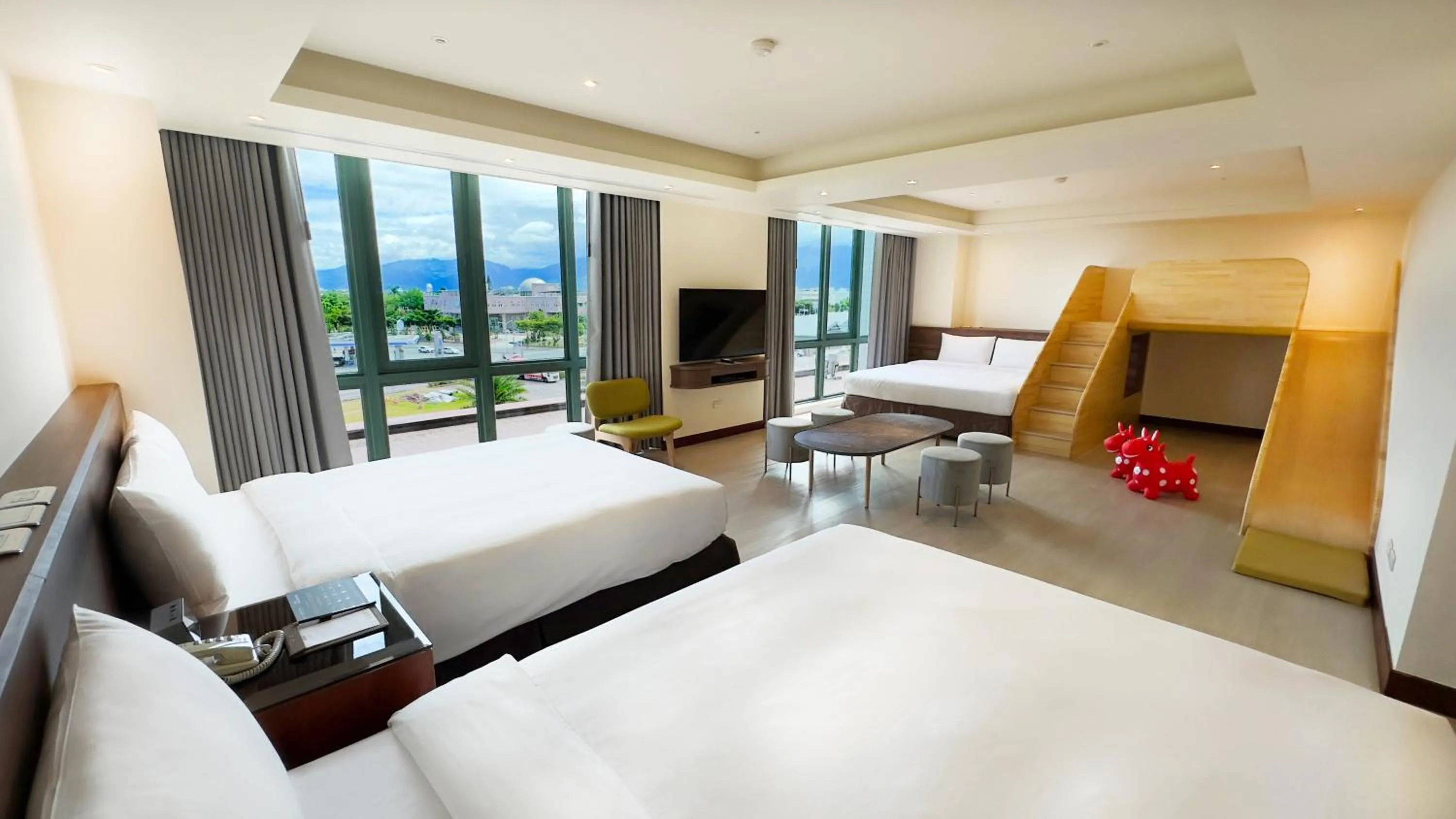 room service, Bed in Formosan Naruwan Hotel