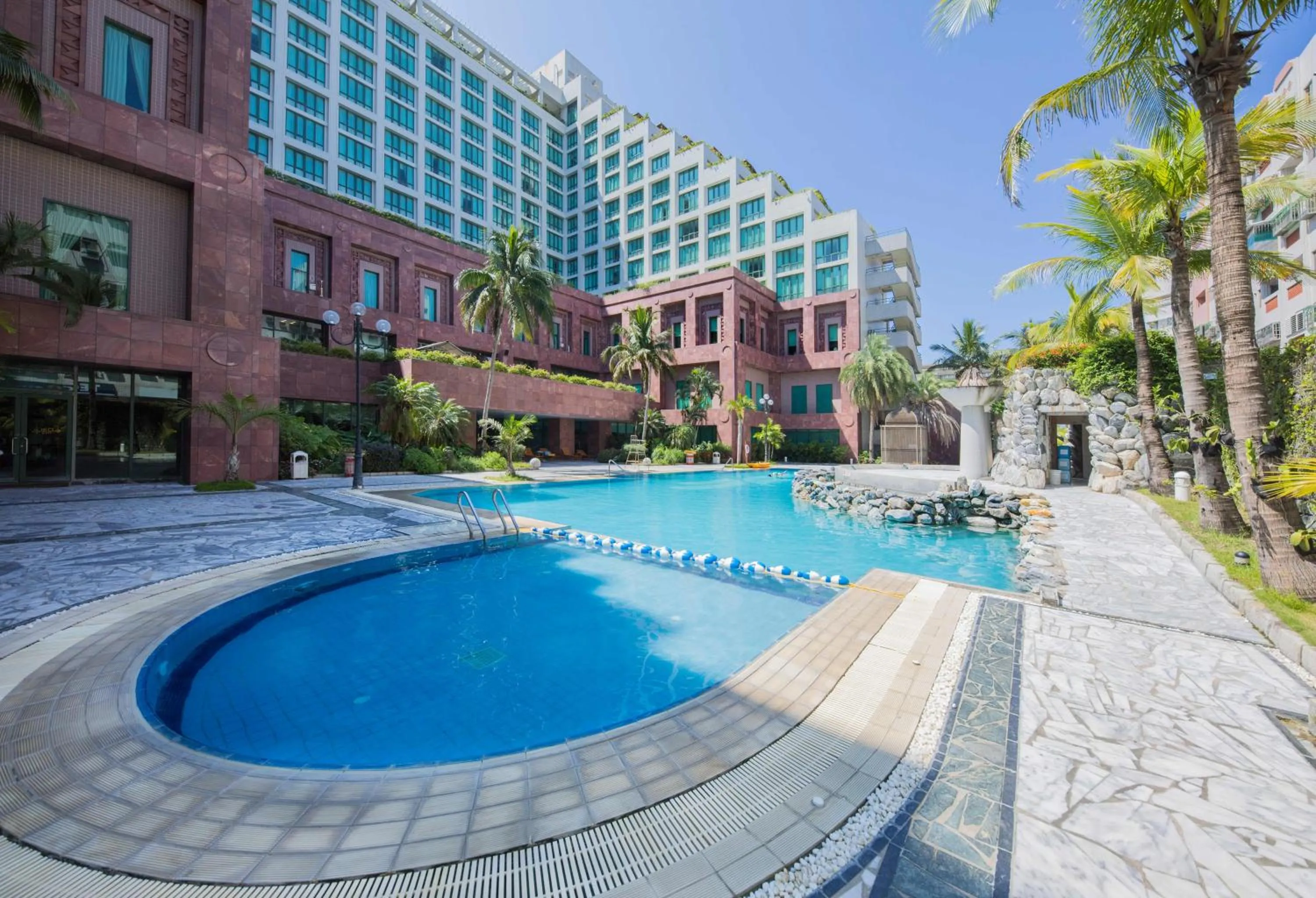 Swimming pool in Formosan Naruwan Hotel