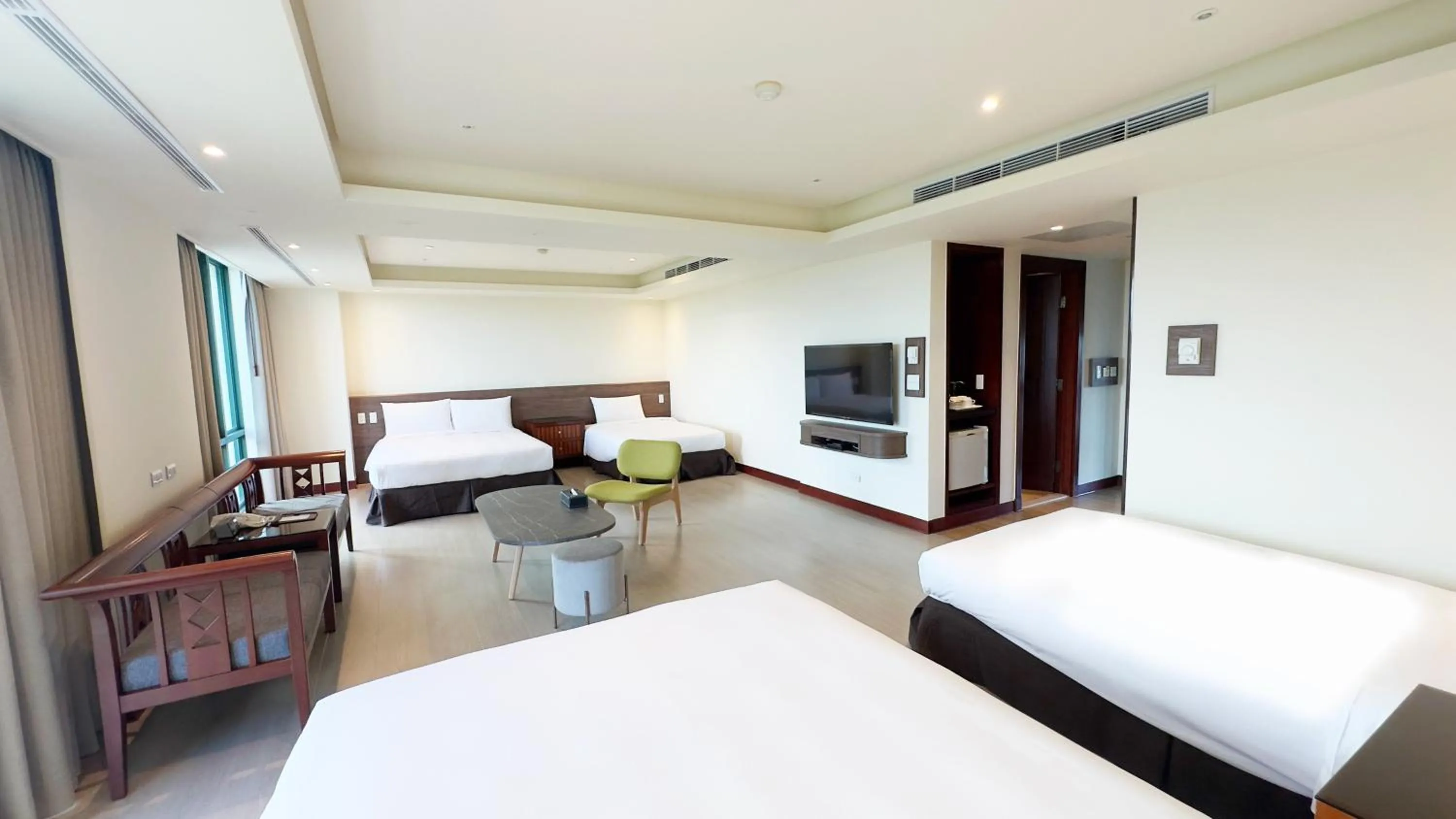 Photo of the whole room, Bed in Formosan Naruwan Hotel