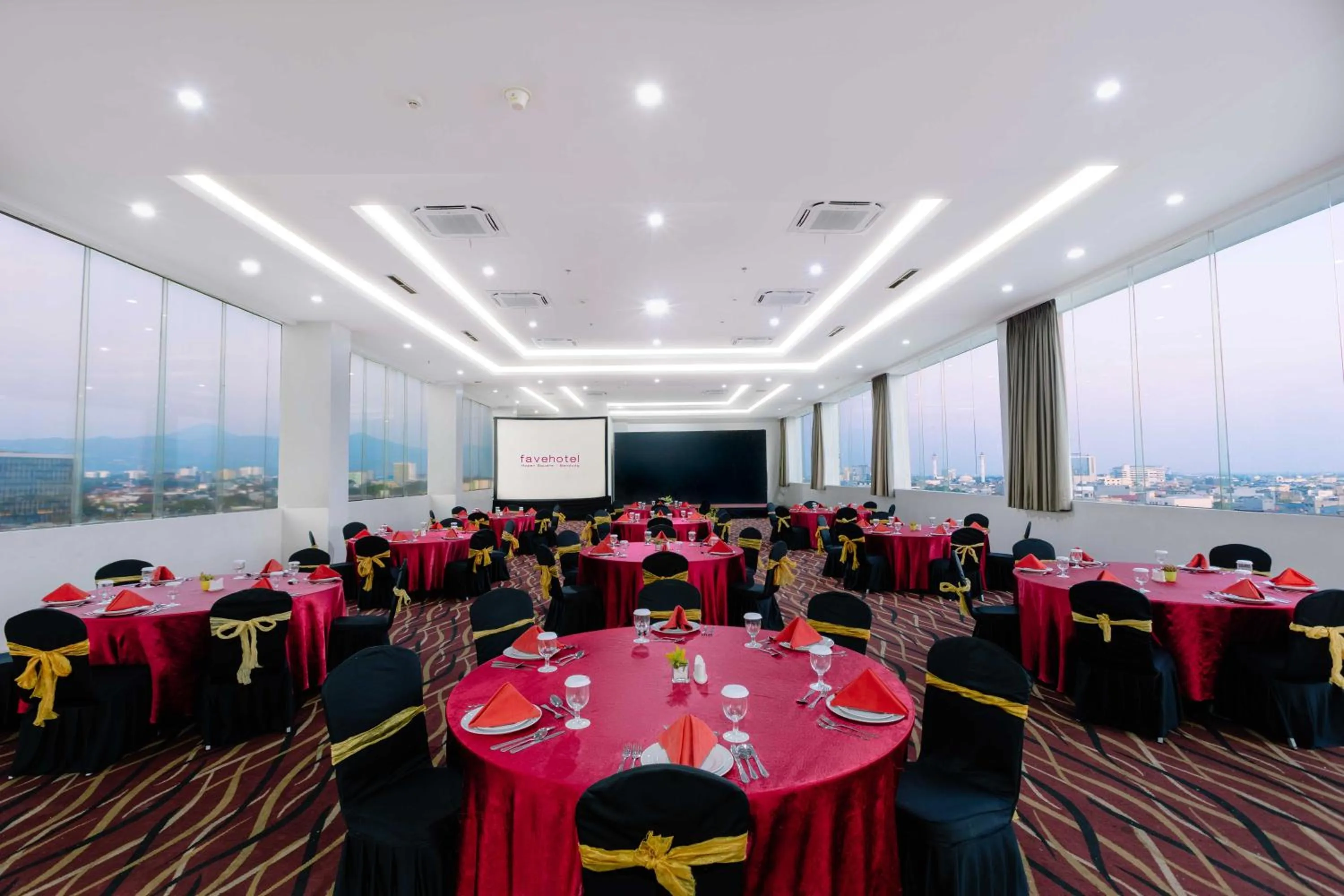 Meeting/conference room in favehotel Hyper Square