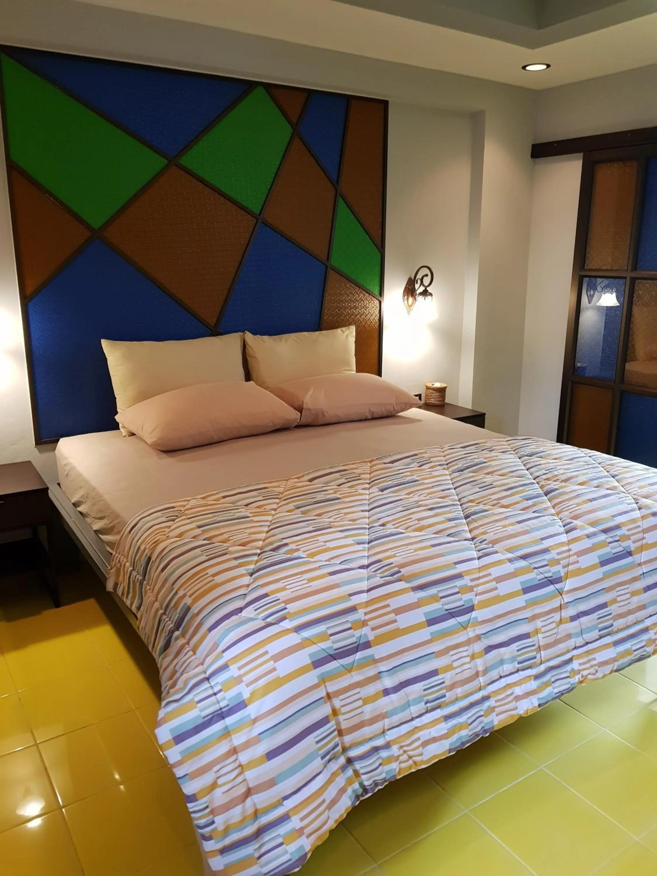 Bed in Baan Baimai Boutique Room