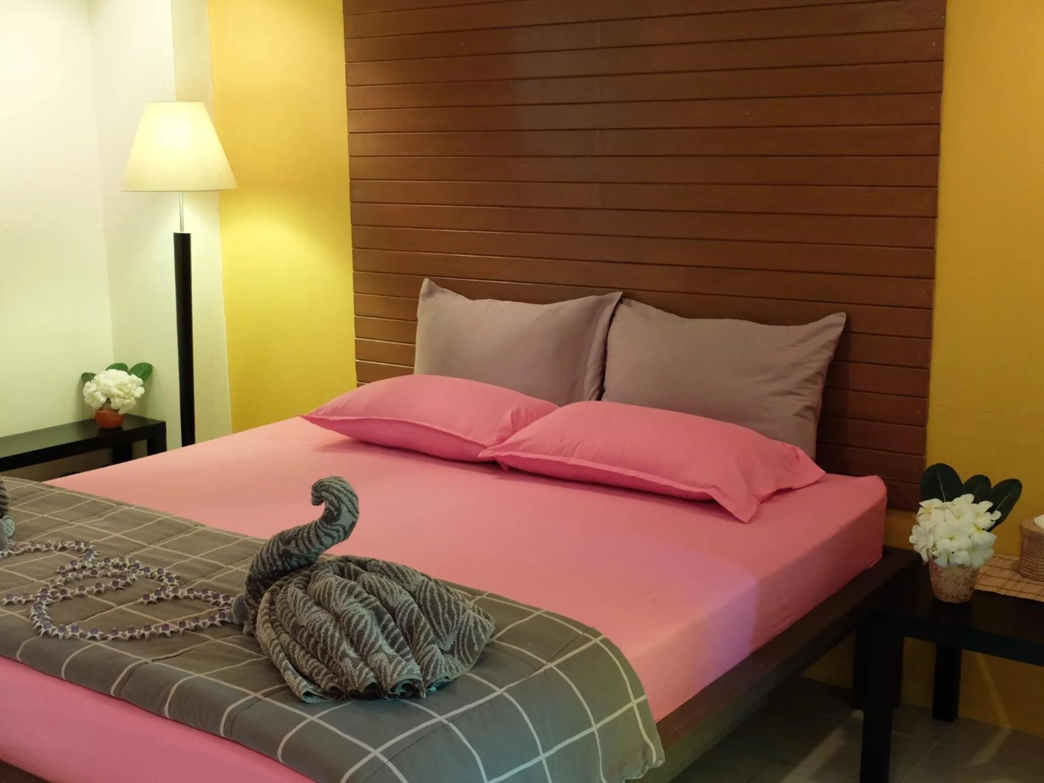 Bed in Baan Baimai Boutique Room