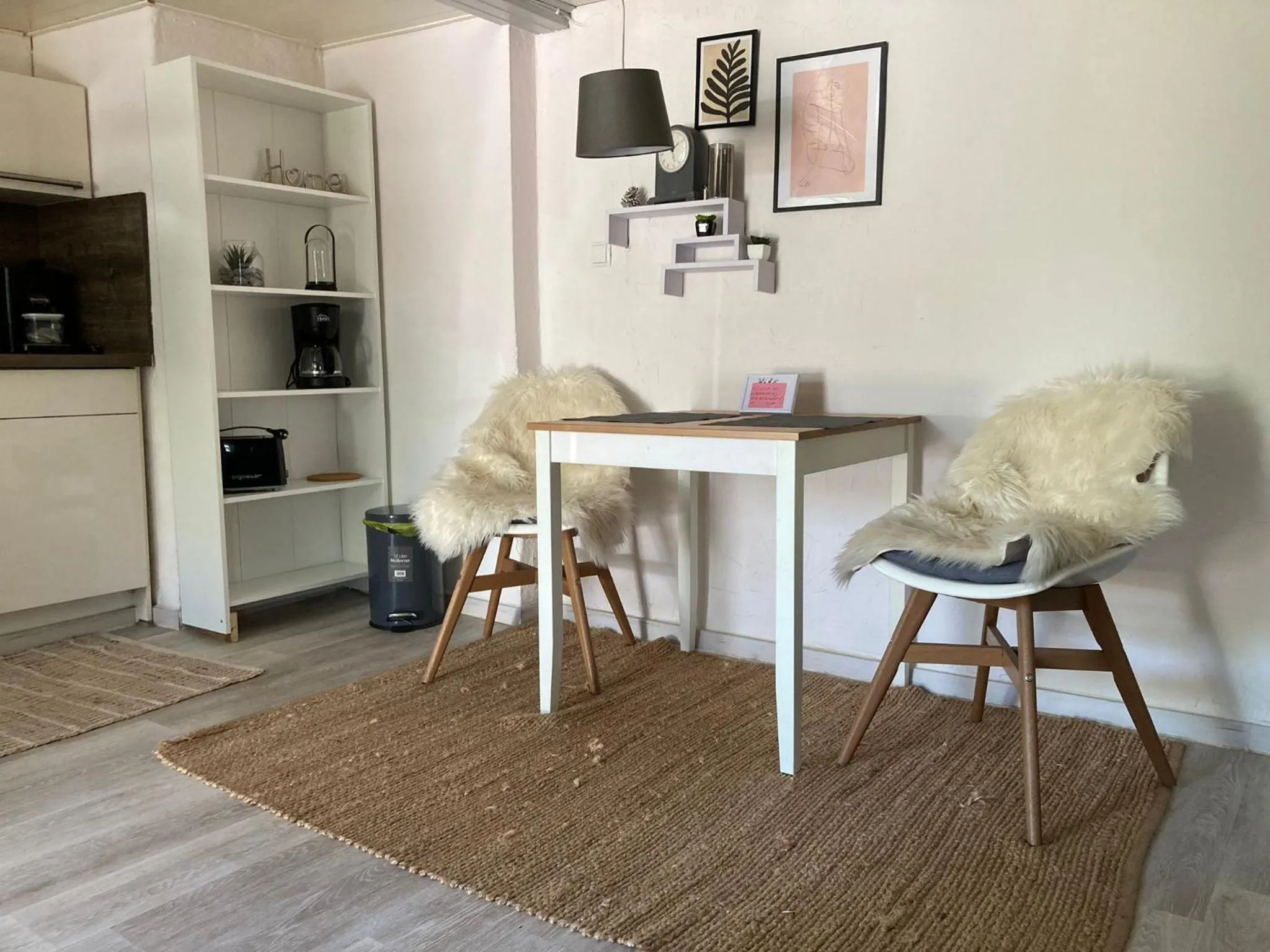 Kitchen or kitchenette in Wohnungen unter Reet