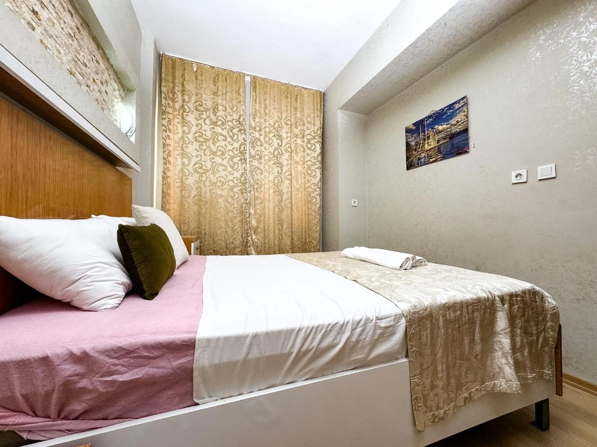 Bedroom, Bed in The New Season Apart