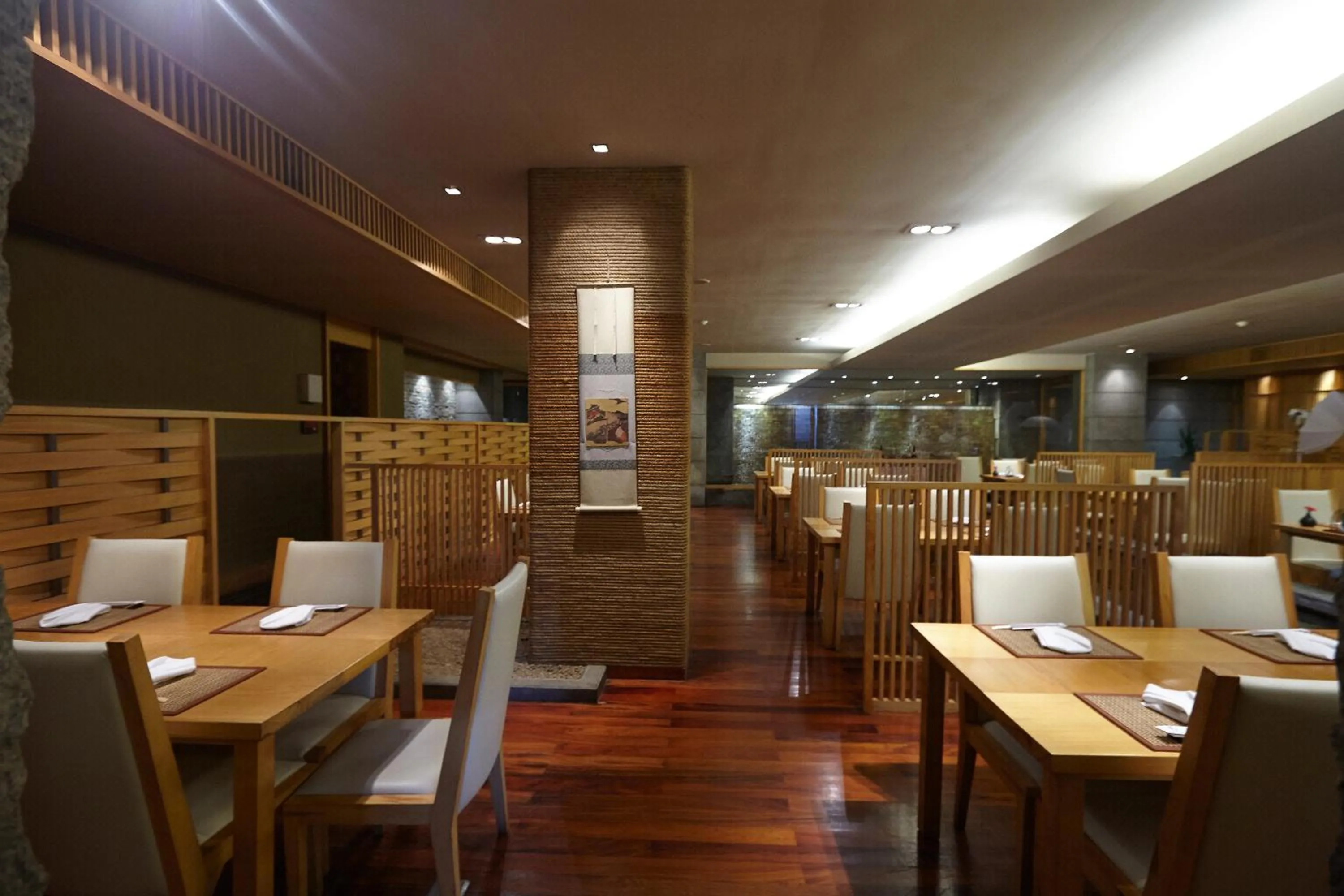 Restaurant/places to eat in Lao Plaza Hotel