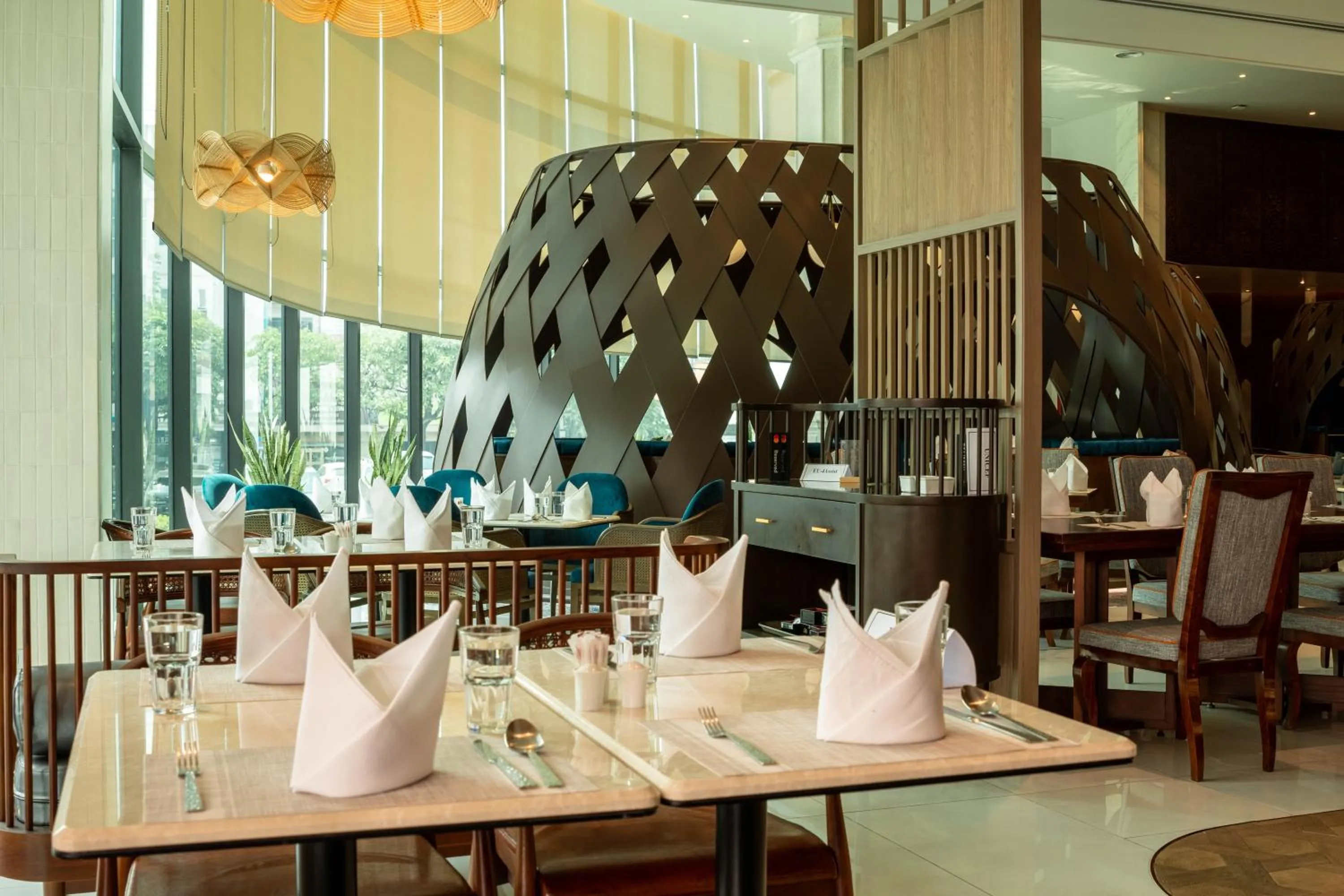 Restaurant/places to eat in Lao Plaza Hotel