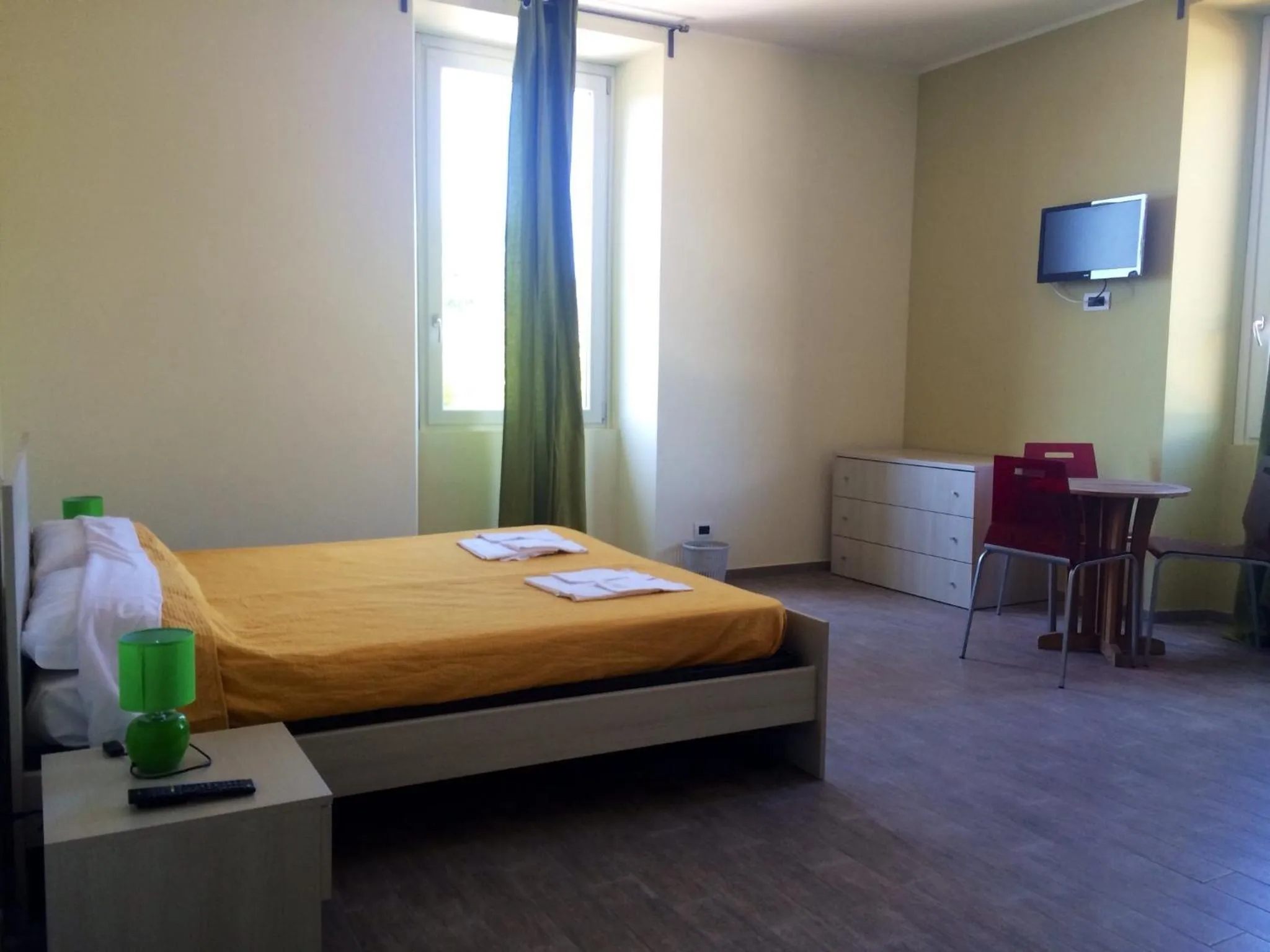 Photo of the whole room, Bed in My Room Roma