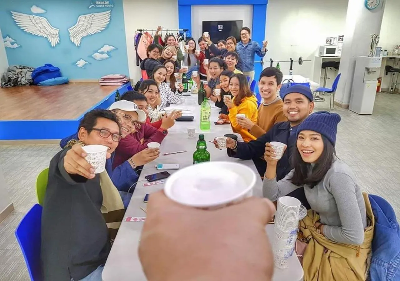 Communal lounge/ TV room in Namsan Guesthouse