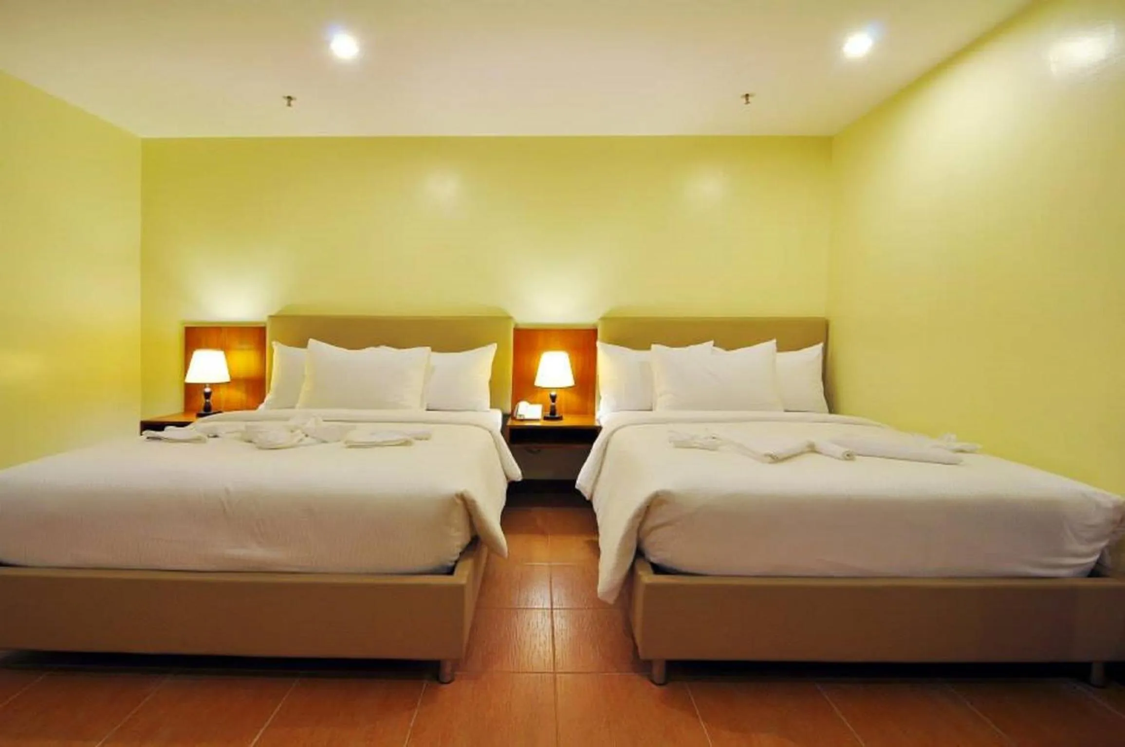 Photo of the whole room, Bed in The Well Hotel