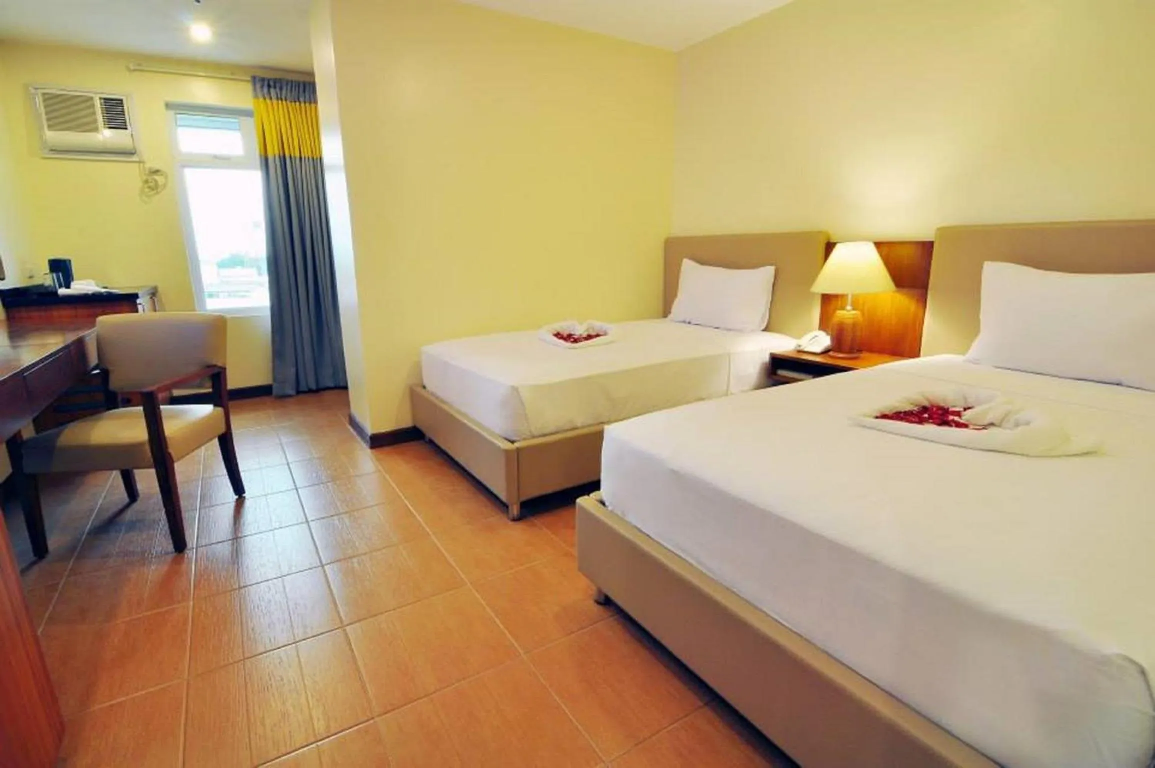 Photo of the whole room, Bed in The Well Hotel