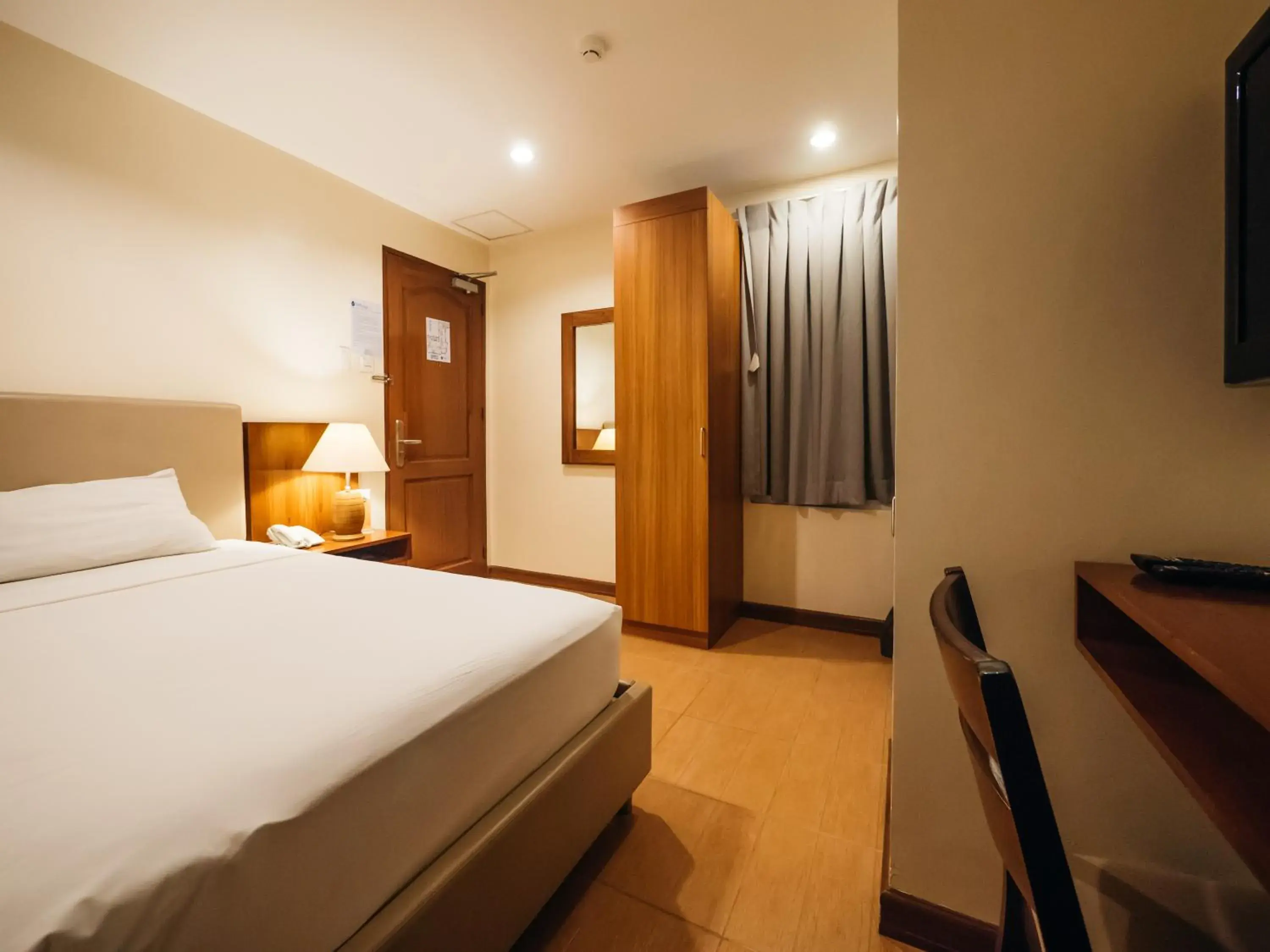 Photo of the whole room, Bed in The Well Hotel Photo of the whole room, Bed in The Well Hotel